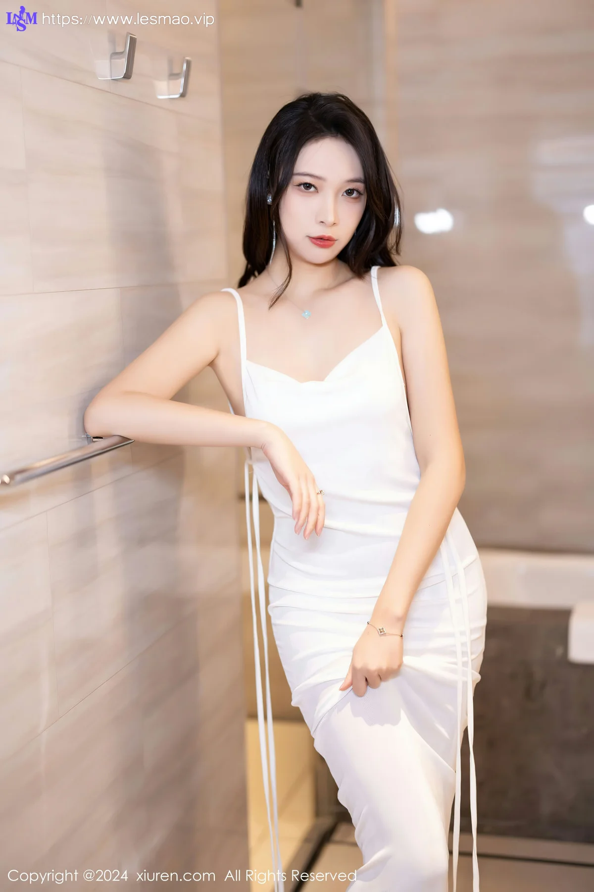 XiuRen 秀人 No.8272 郑颖姗Bev 白丝翘臀性感写真11 - 2