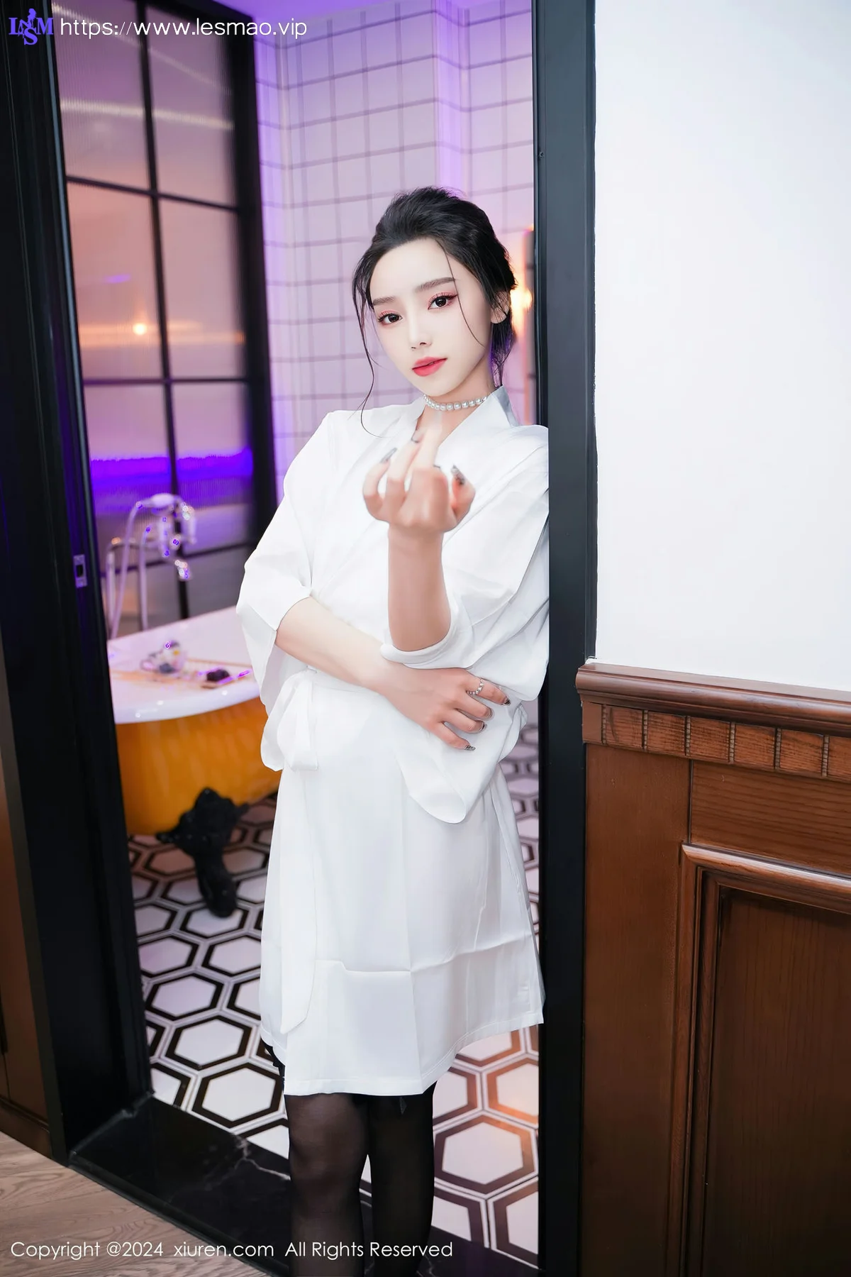 XiuRen 秀人 No.8283  苏曼兮 浴室场景拍摄性感写真22 - 10