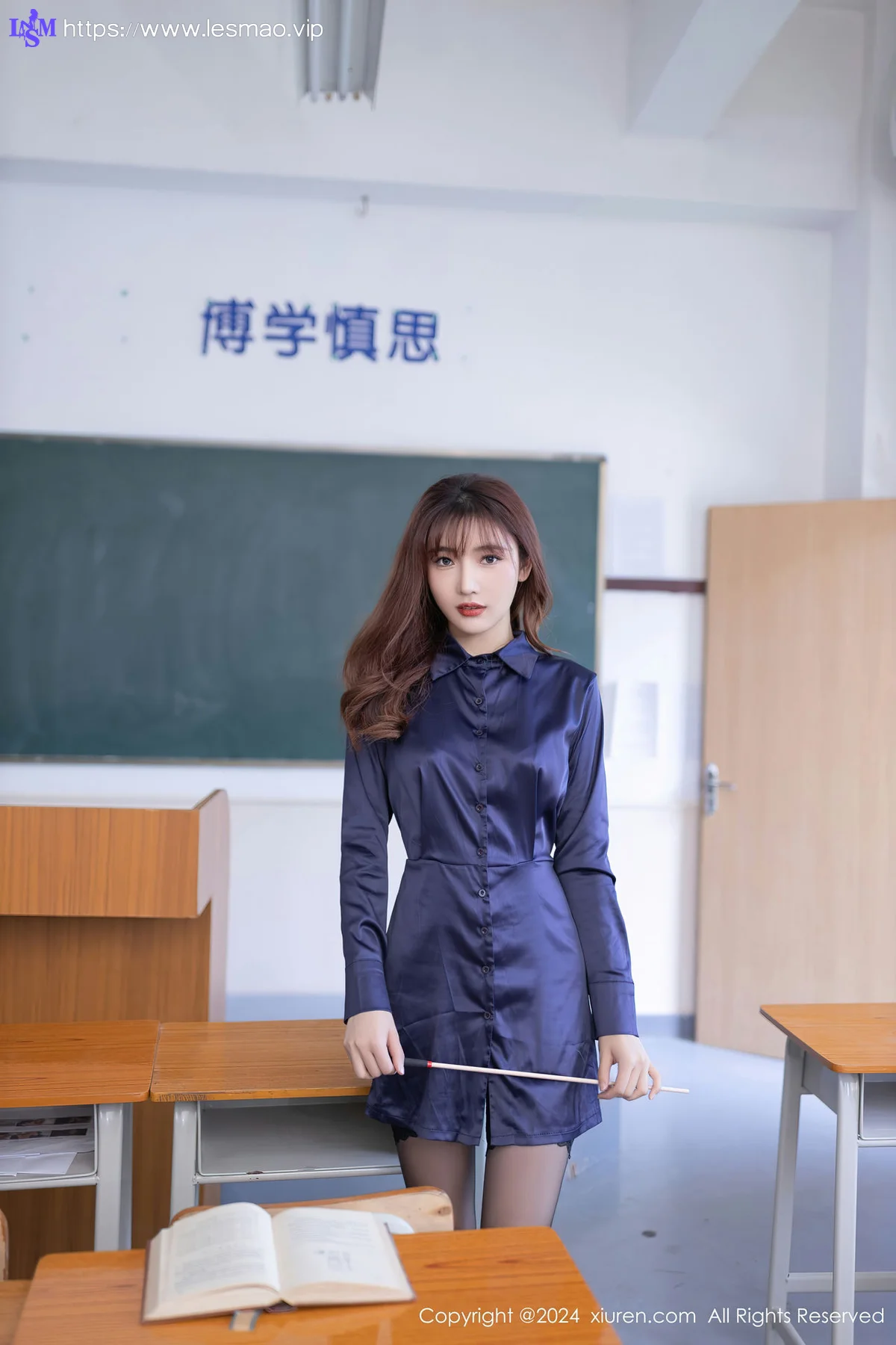 XiuRen 秀人 No.8309  陆萱萱 连衣短裙性感写真11 - 8
