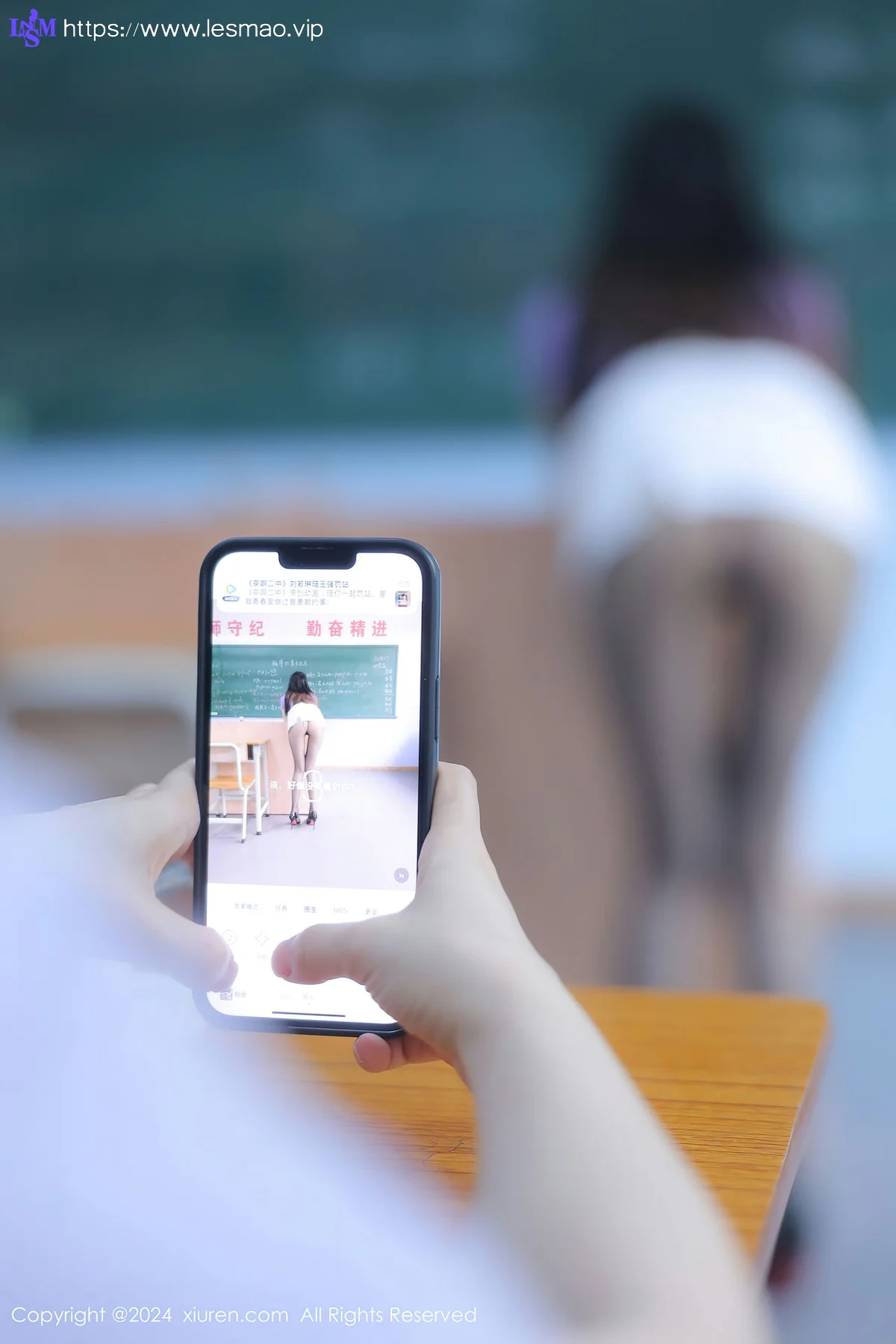 XiuRen 秀人 No.8319 豆瓣酱双人写真 校园写真澳门旅拍1 - 7
