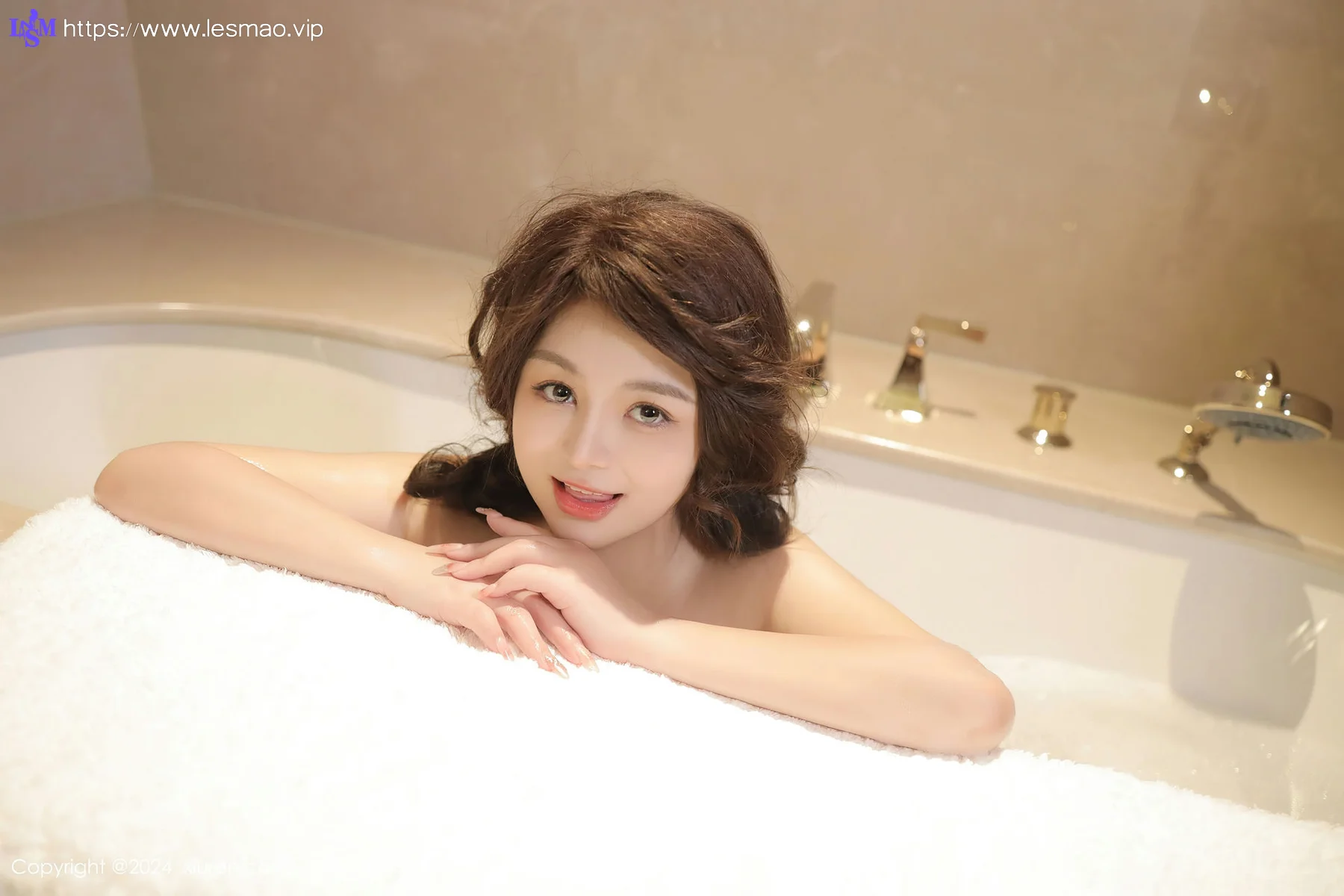 XiuRen 秀人 No.8323 沈思怡 浴缸场景拍摄性感写真1 - 2