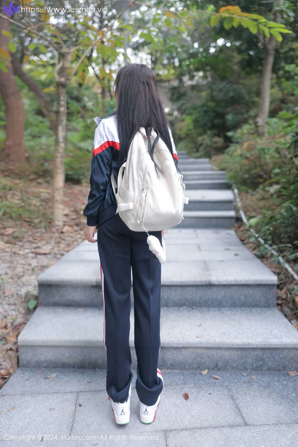 XiuRen 秀人 No.8335 小薯条nienie 原色丝袜澳门旅拍1 - 8