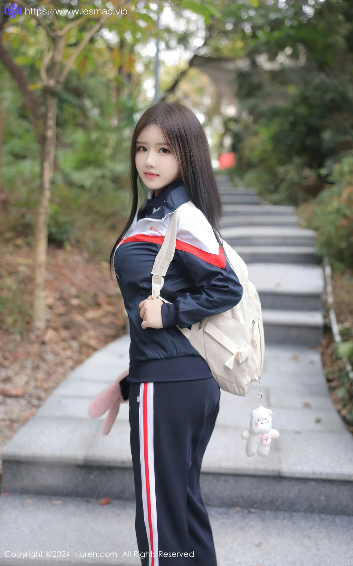 XiuRen 秀人 No.8335 小薯条nienie 原色丝袜澳门旅拍1 - 2