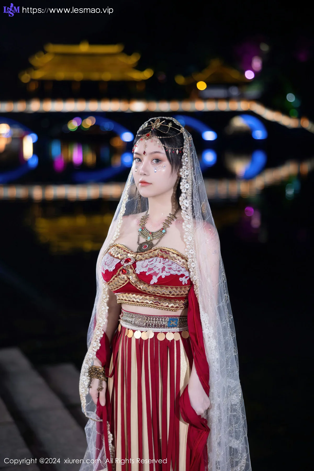 XiuRen 秀人 No.8349 豆瓣酱 红色西域服饰性感写真 - 1