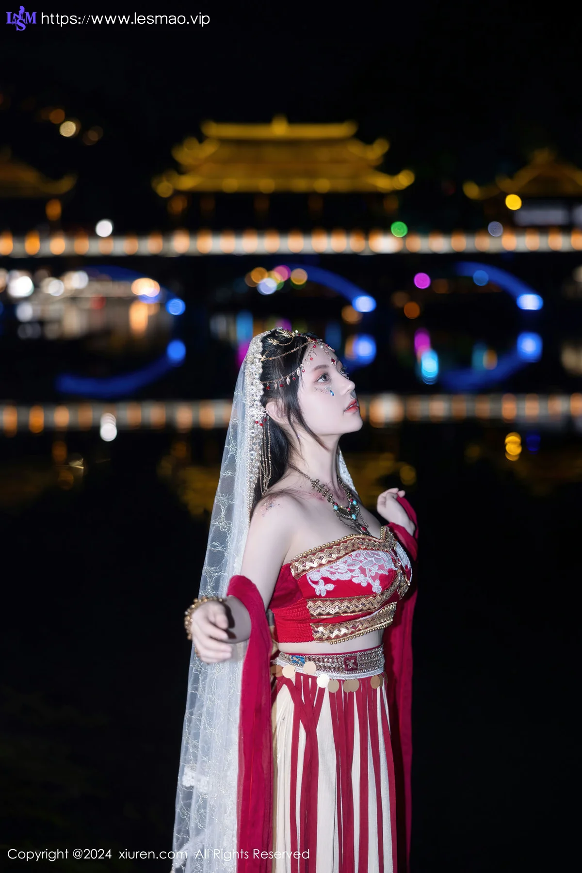 XiuRen 秀人 No.8349 豆瓣酱 红色西域服饰性感写真 - 10