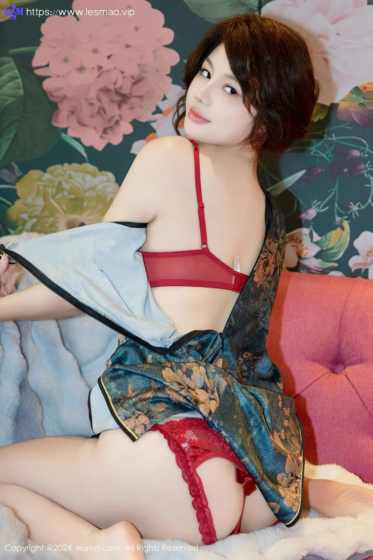 XiuRen 秀人 No.8374 沈思怡 图案旗袍性感写真222 - 9