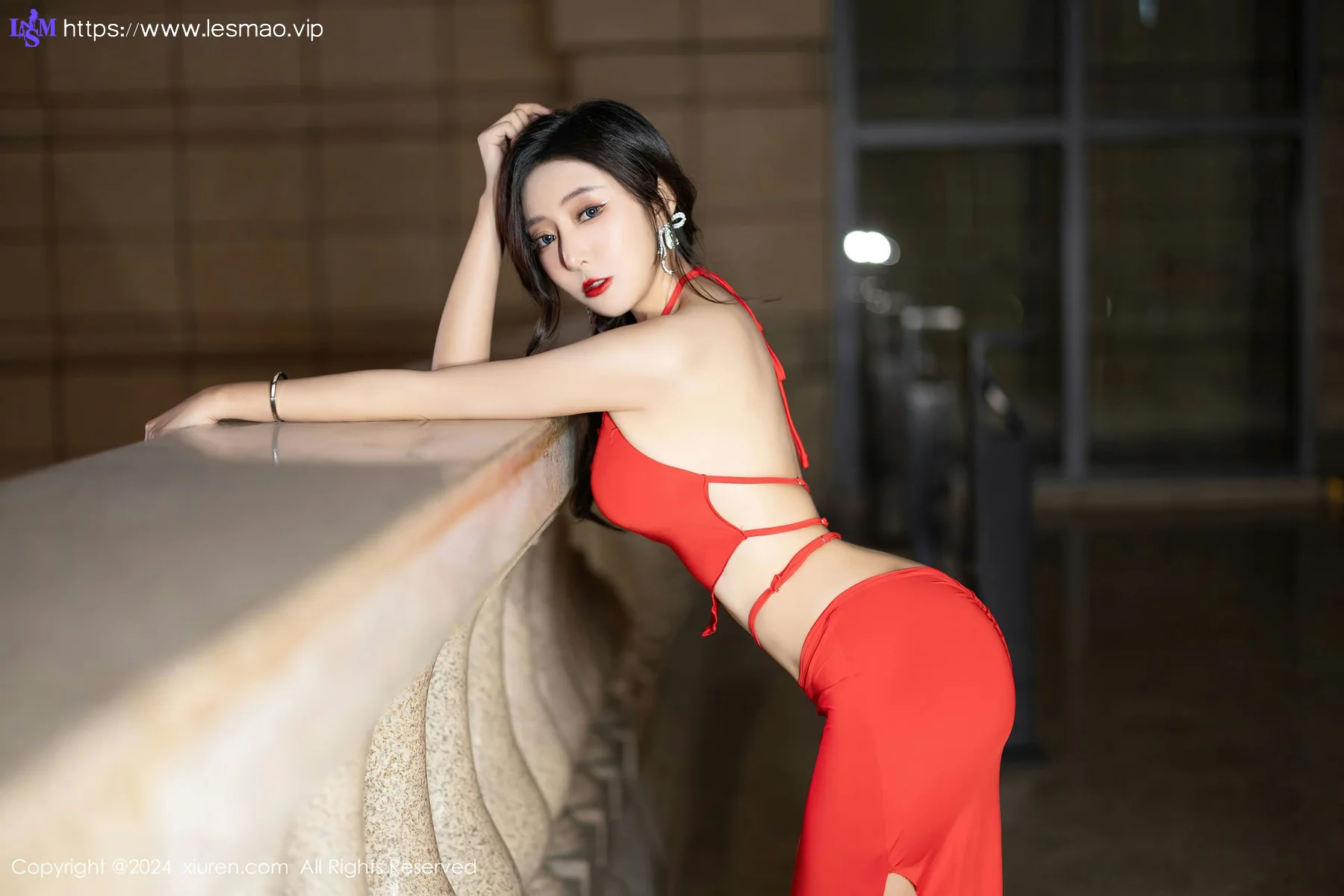 XiuRen 秀人 No.8378 王馨瑶yanni 杏色轻透连衣裙哈尔滨旅拍1 - 2