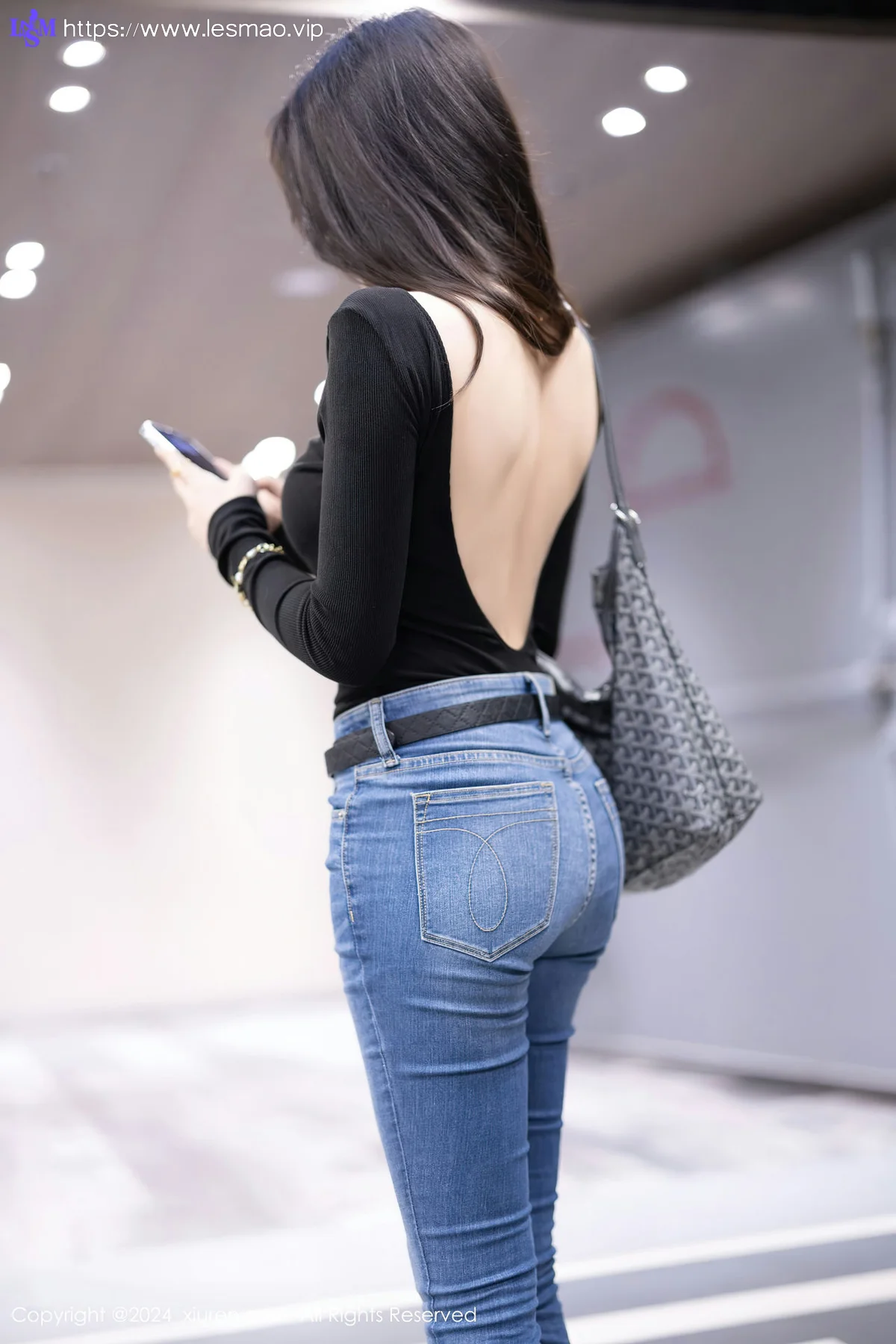 XiuRen 秀人 No.8385 徐莉芝Booty 魅惑黑丝性感写真1 - 6