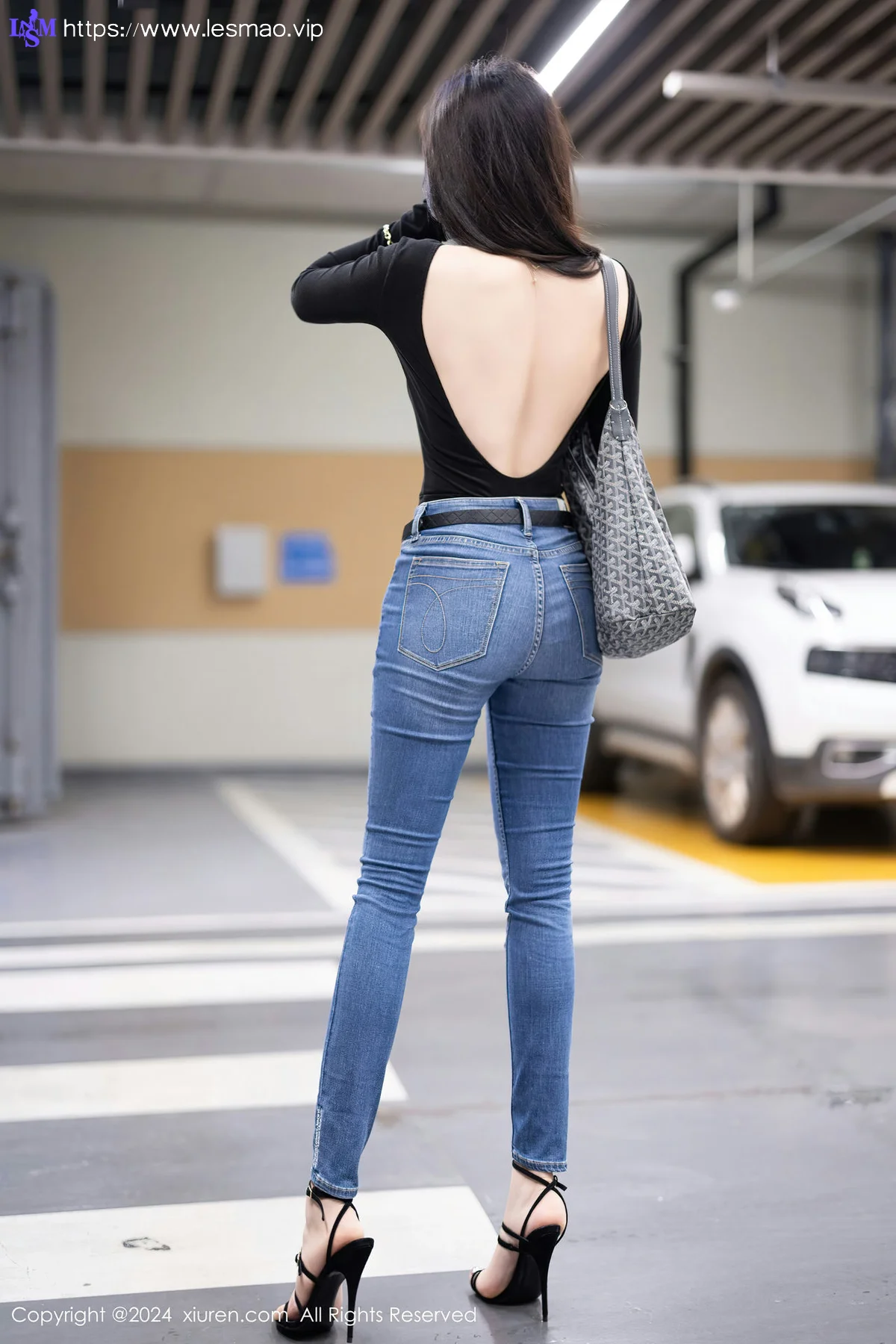 XiuRen 秀人 No.8385 徐莉芝Booty 魅惑黑丝性感写真1 - 7