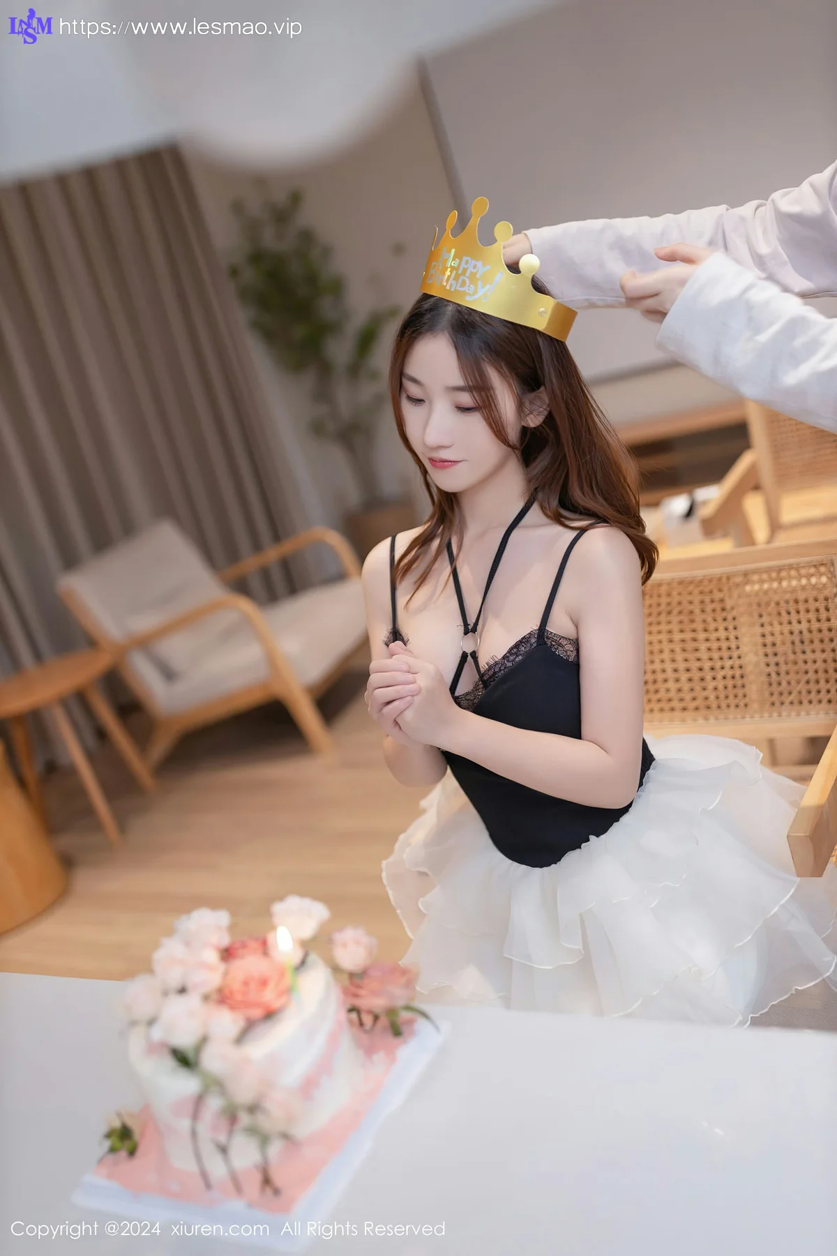 XiuRen 秀人 No.8398 杏子Yada 生日场景拍摄性感写真1 - 7
