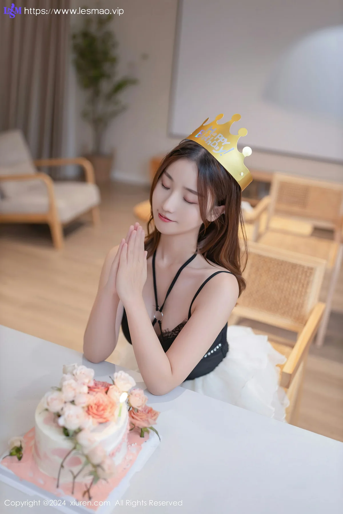 XiuRen 秀人 No.8398 杏子Yada 生日场景拍摄性感写真1 - 8