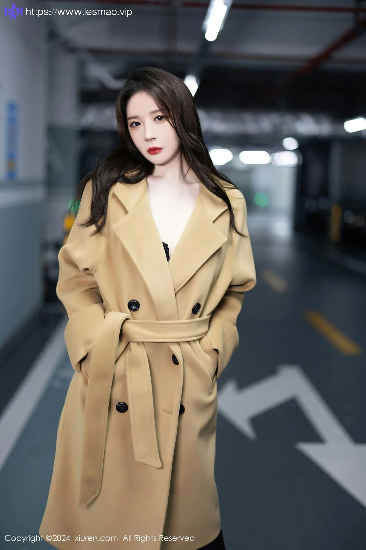 XiuRen 秀人 No.8414 王心悦 蓝色OL服饰性感写真11 - 1