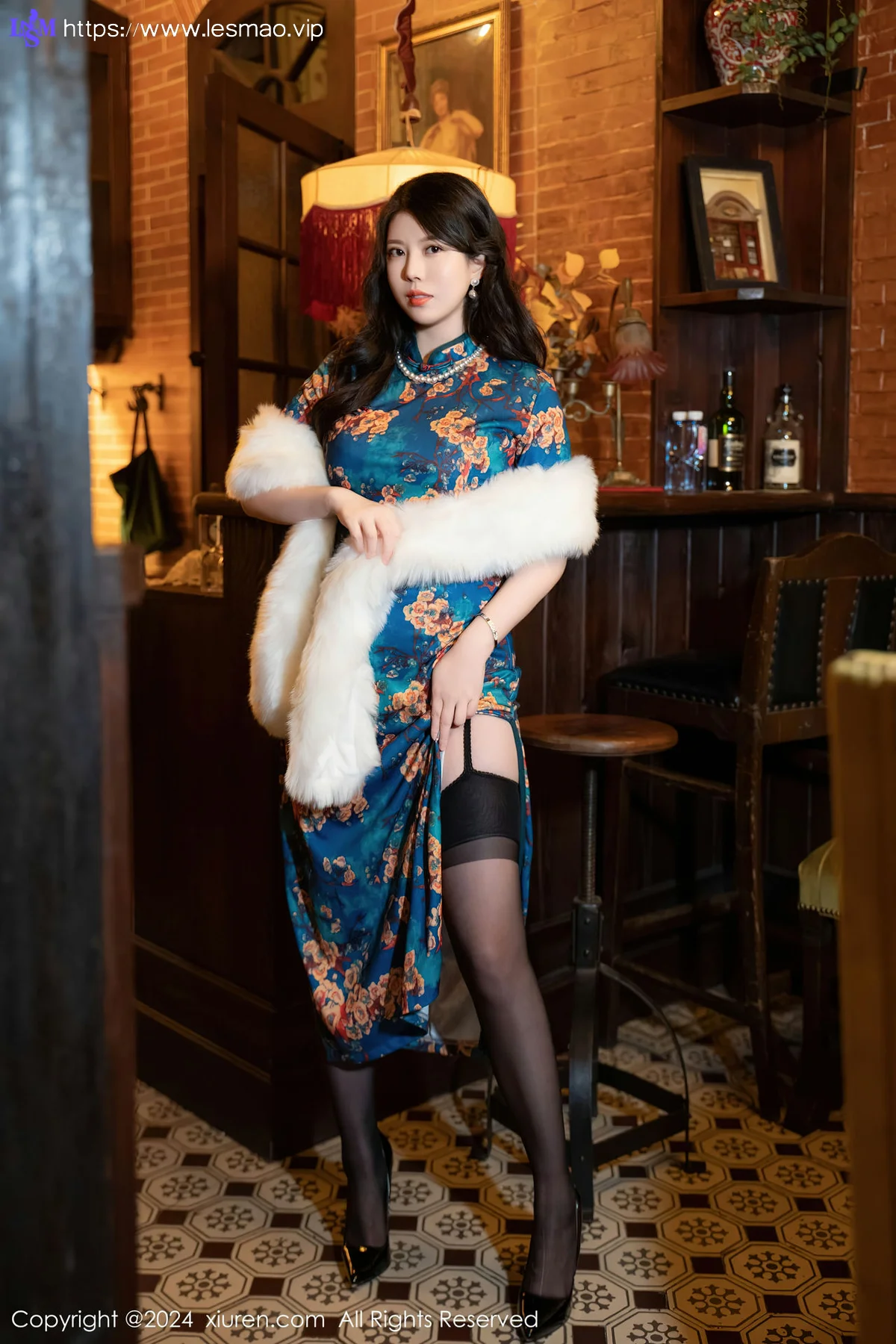 XiuRen 秀人 No.8476 白茹雪 白色轻透上衣深色旗袍 - 2