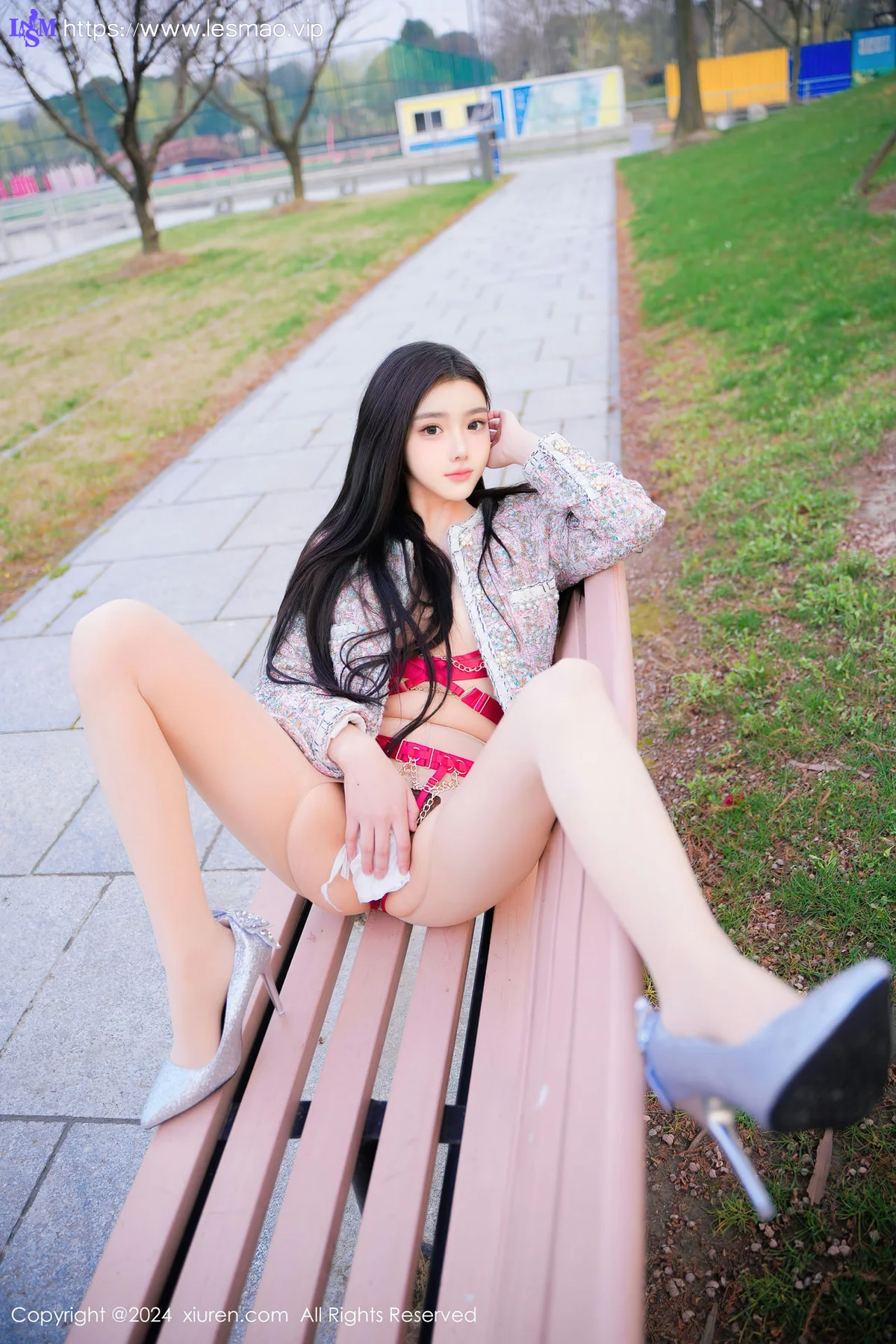 XiuRen 秀人 No.8489 龙雪儿 红色情趣服饰性感写真1 - 5