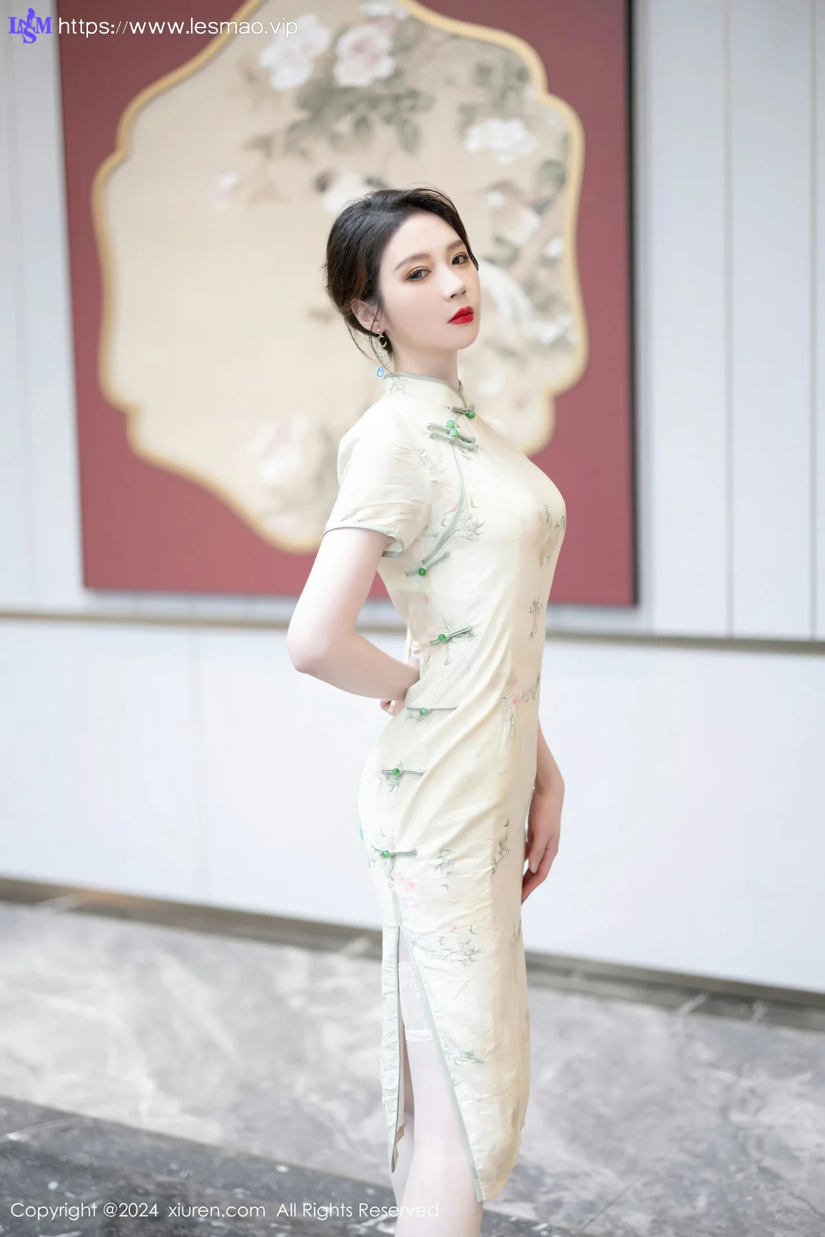 XiuRen 秀人 No.8497 梦心玥 浅黄色旗袍哈尔滨旅拍22 - 3