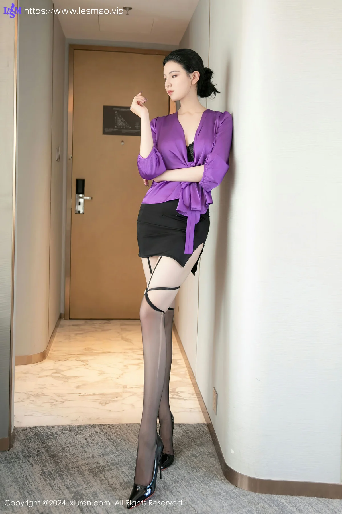 XiuRen 秀人 No.8511 林晚的林晚 首套写真感黑色蕾丝内衣 - 1