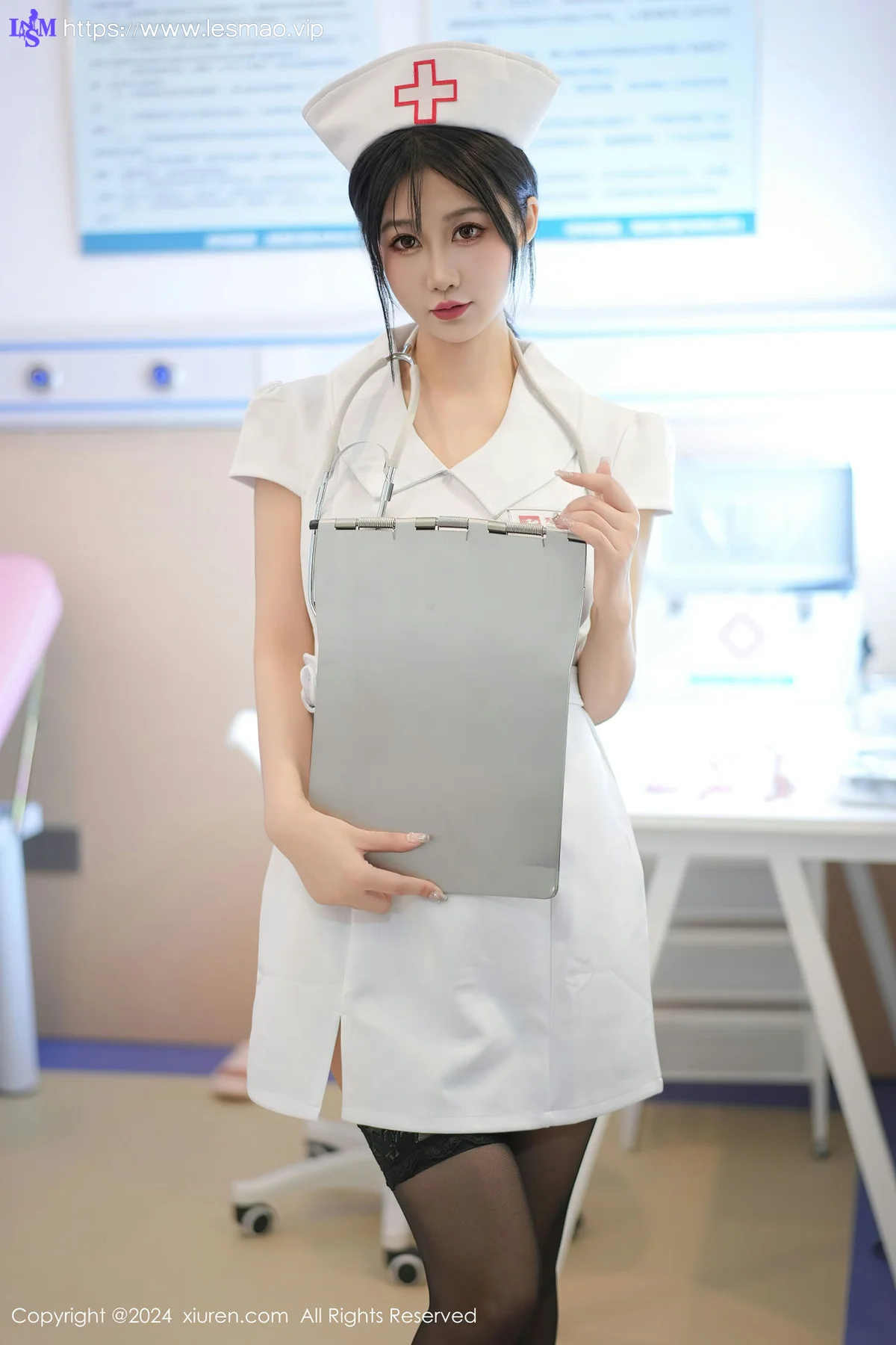 XiuRen 秀人 No.8512 laura阿姣 白色护士服性感写真1 - 2