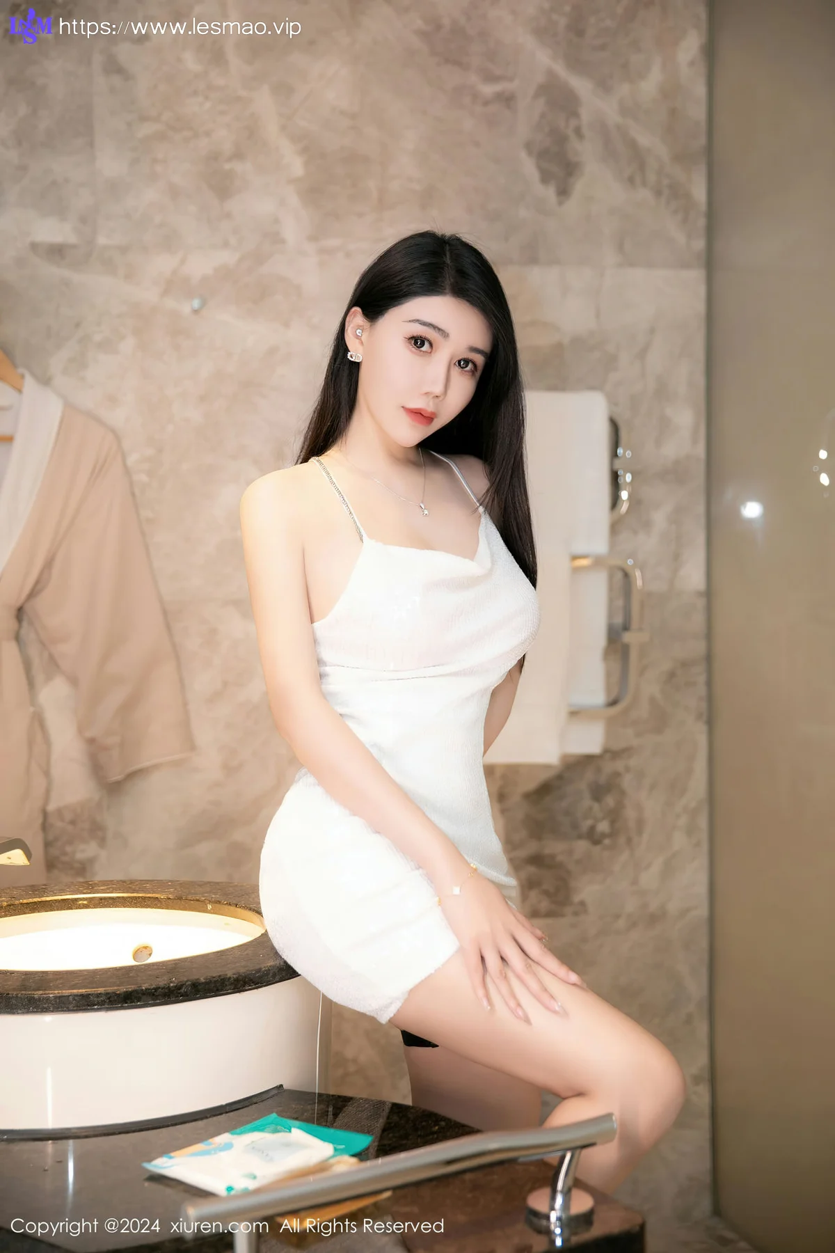 XiuRen 秀人 No.8529 李若汐 白色连衣短裙性感写真1 - 8