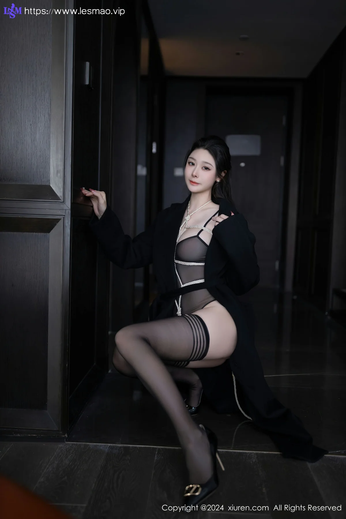 XiuRen 秀人 No.8552 小逗逗 黑色风衣性感写真1 - 9