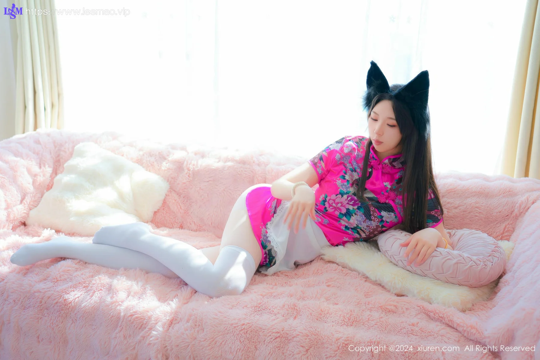 XiuRen 秀人 No.8896 小波多 暗红厨娘装扮性感写真 - 10