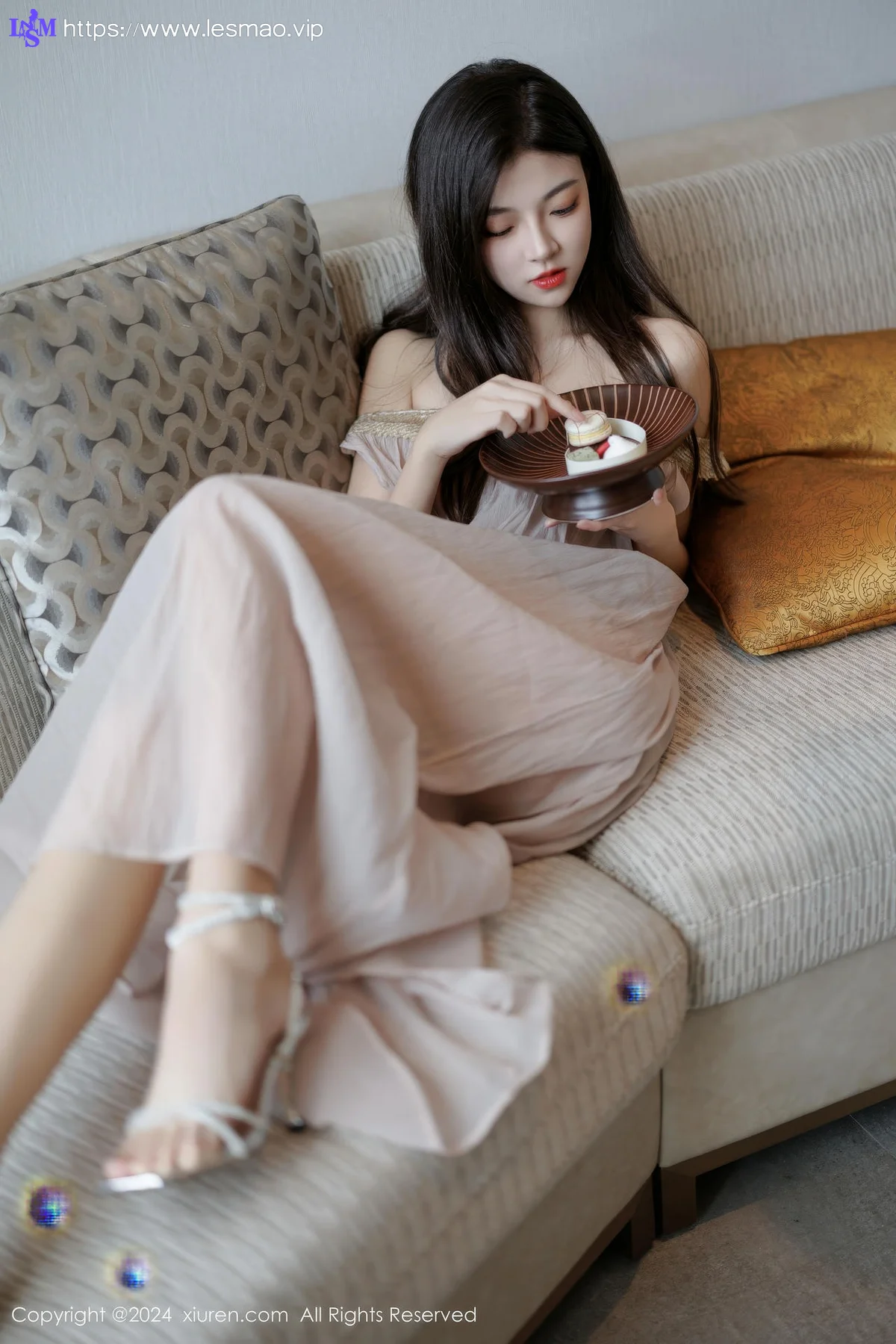 XiuRen 秀人 No.9426 初梦瑶 透视长裙绝美身材 - 9
