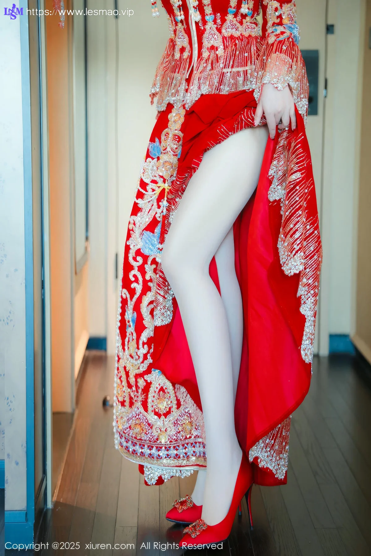 XiuRen 秀人 No.9823 蛋蛋宝 制服新春美女写真 - 3