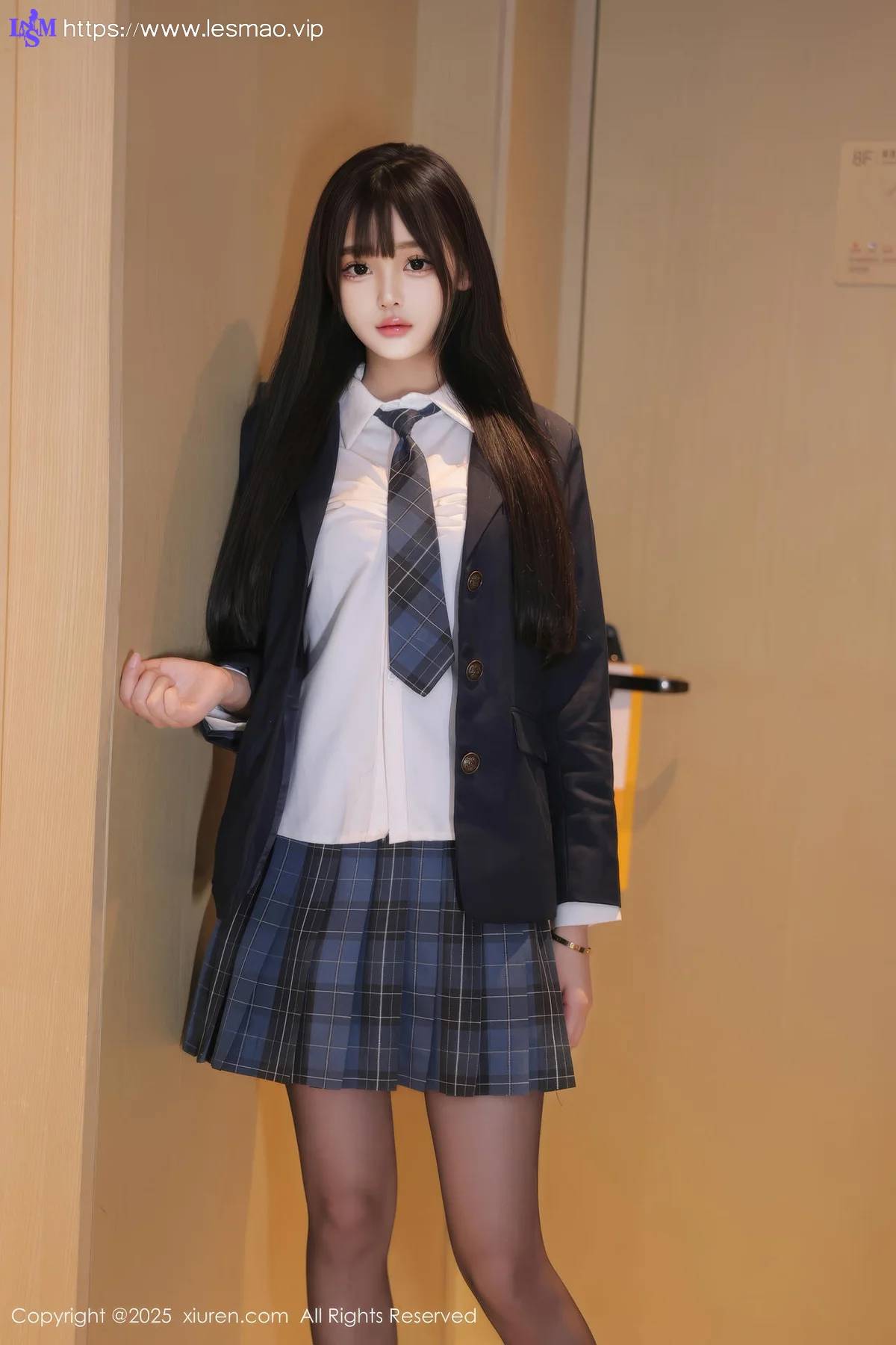 XiuRen 秀人 No.9853 余安安 性感JK装扮 - 1