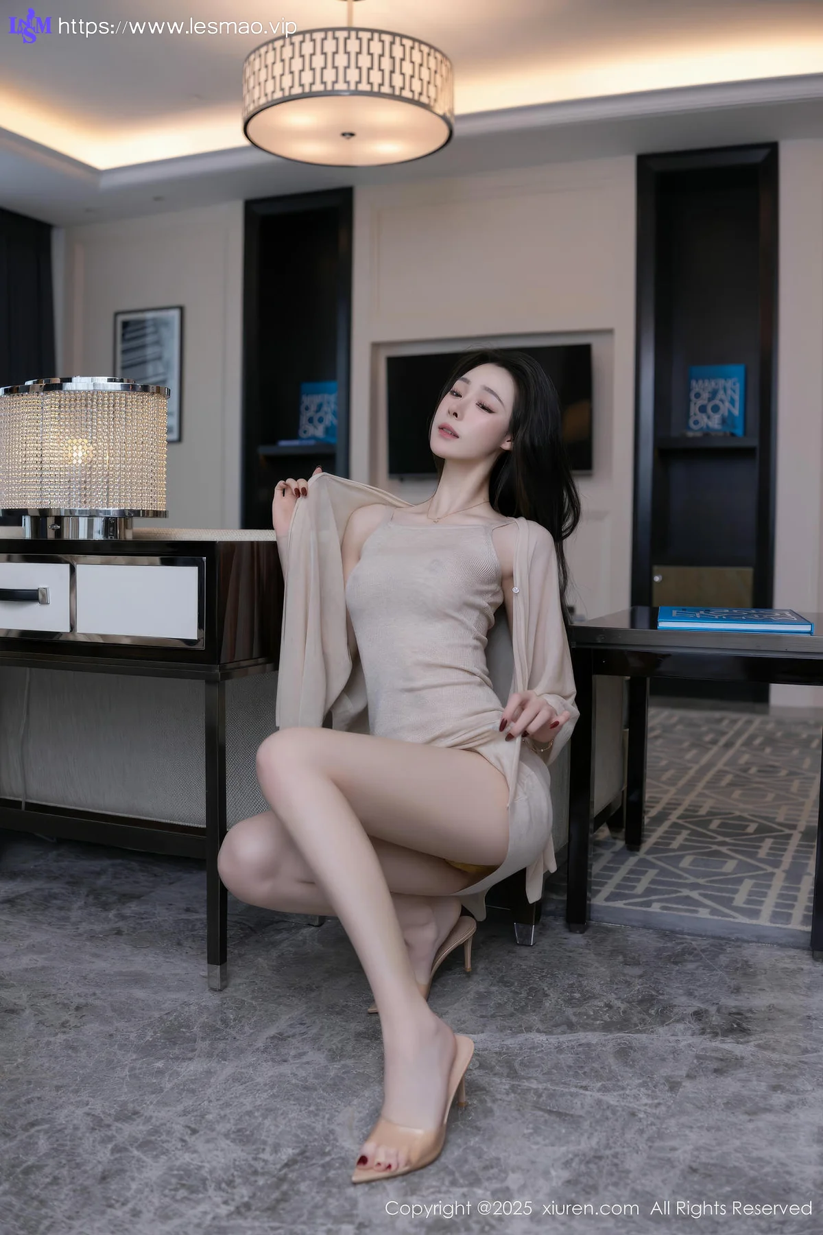 XiuRen 秀人 No.9858 小逗逗 浅色连衣短裙 - 4