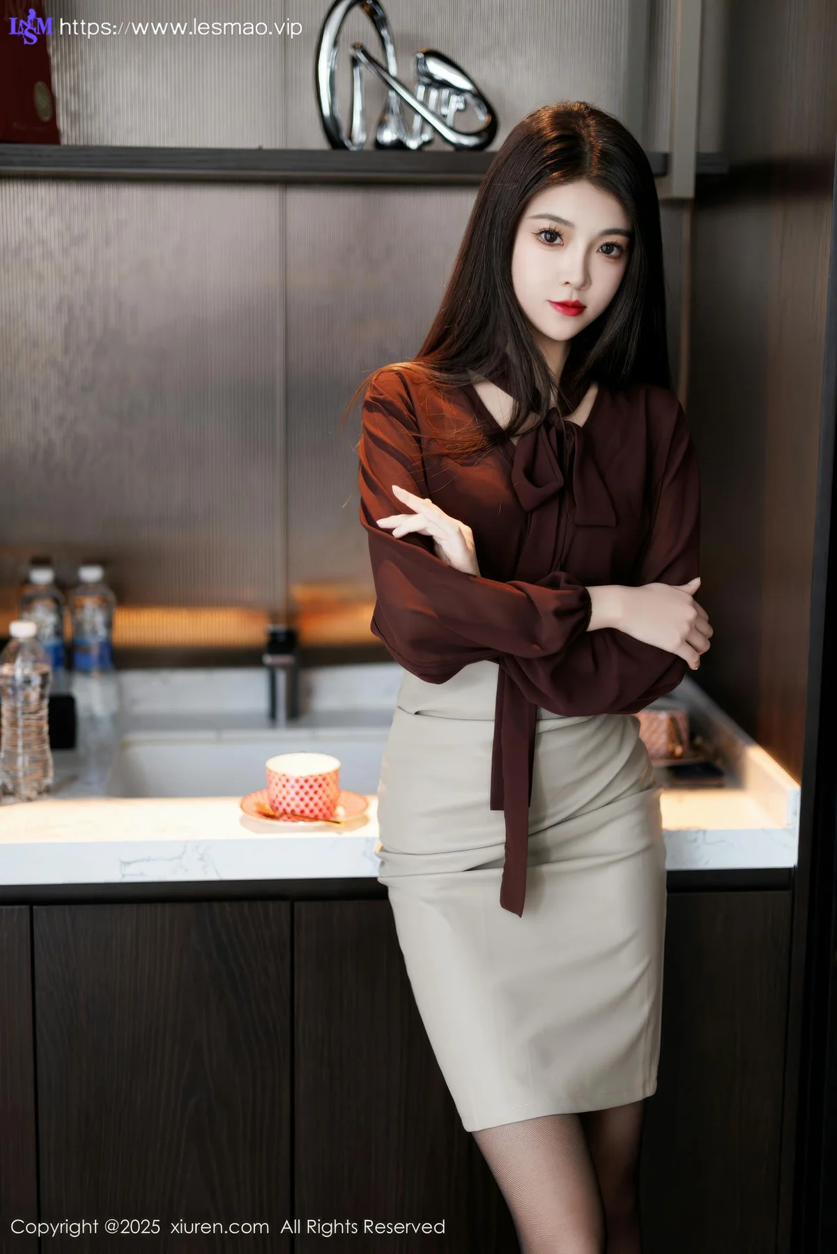 XiuRen 秀人 No.9868 初梦瑶 黑丝ol制服 - 1