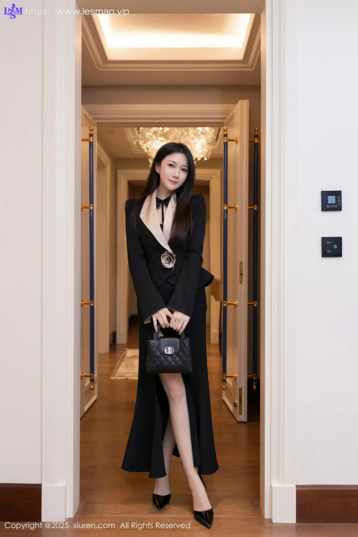 XiuRen 秀人 No.9953 鱼子酱Fish香肩玉体ol制服 - 1