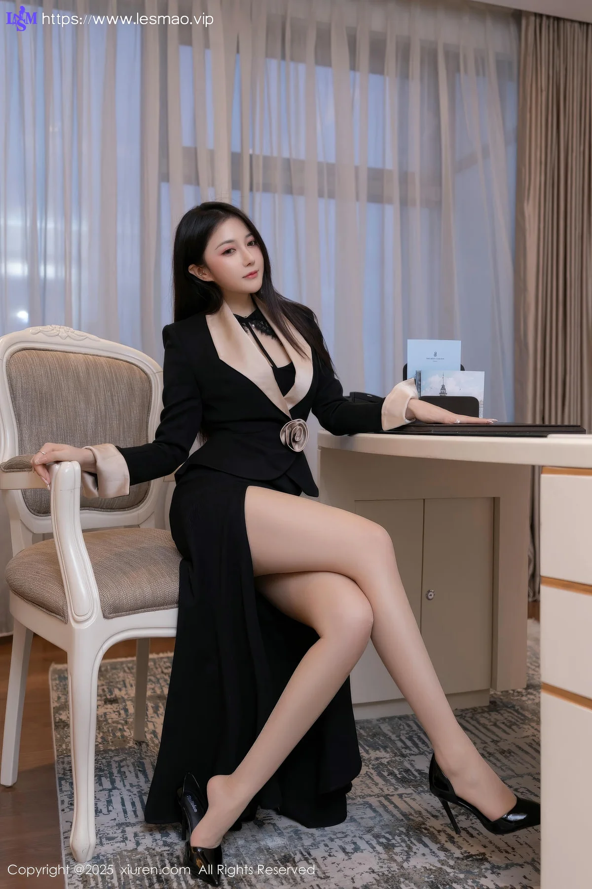 XiuRen 秀人 No.9953 鱼子酱Fish香肩玉体ol制服 - 1