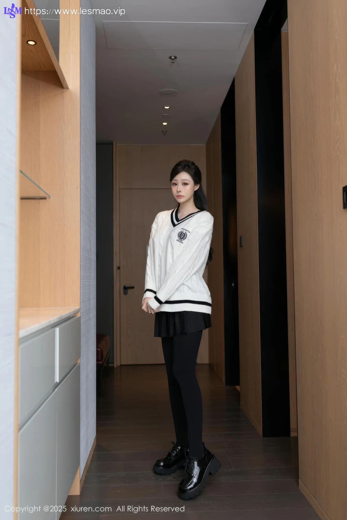 XiuRen 秀人 No.9986 小逗逗 玉体香肩爆乳套图 - 1