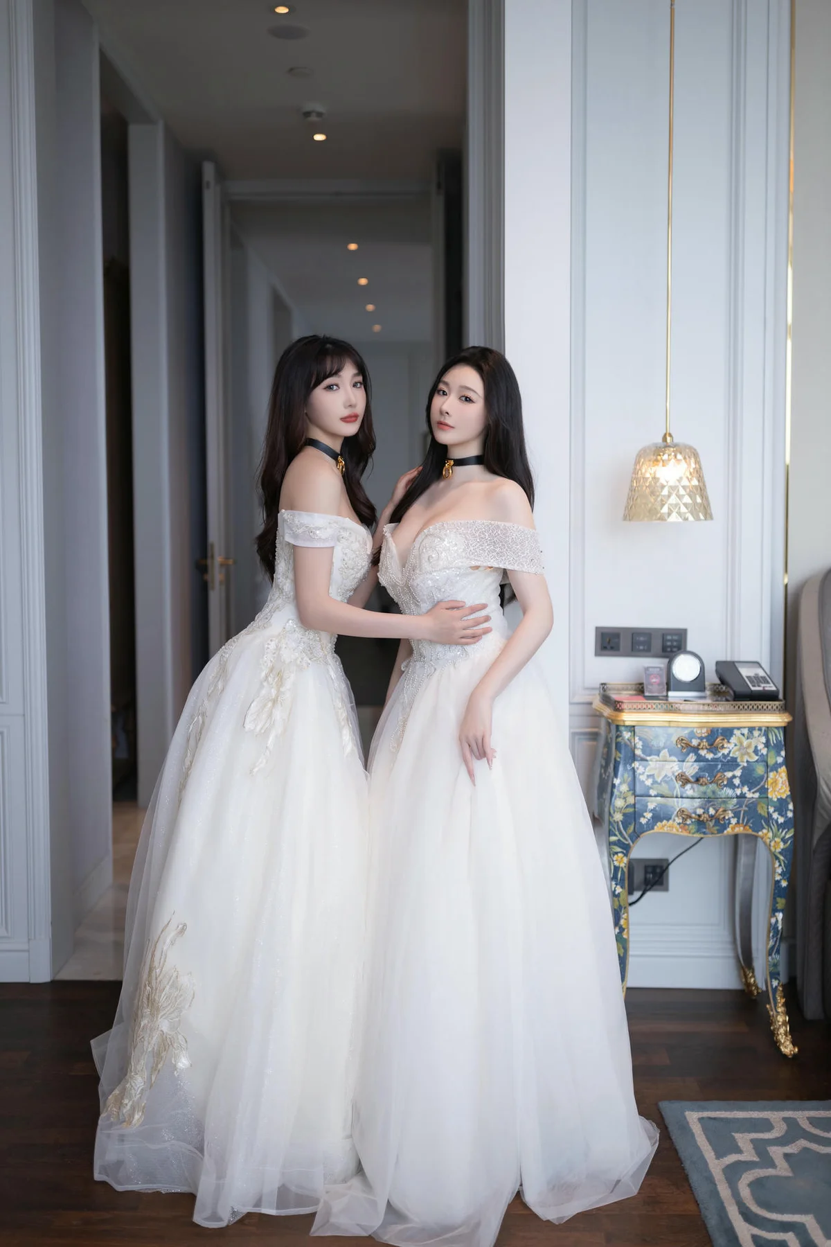 XiuRen 秀人 No.N080 是小逗逗和陆萱萱双人婚纱 - 8