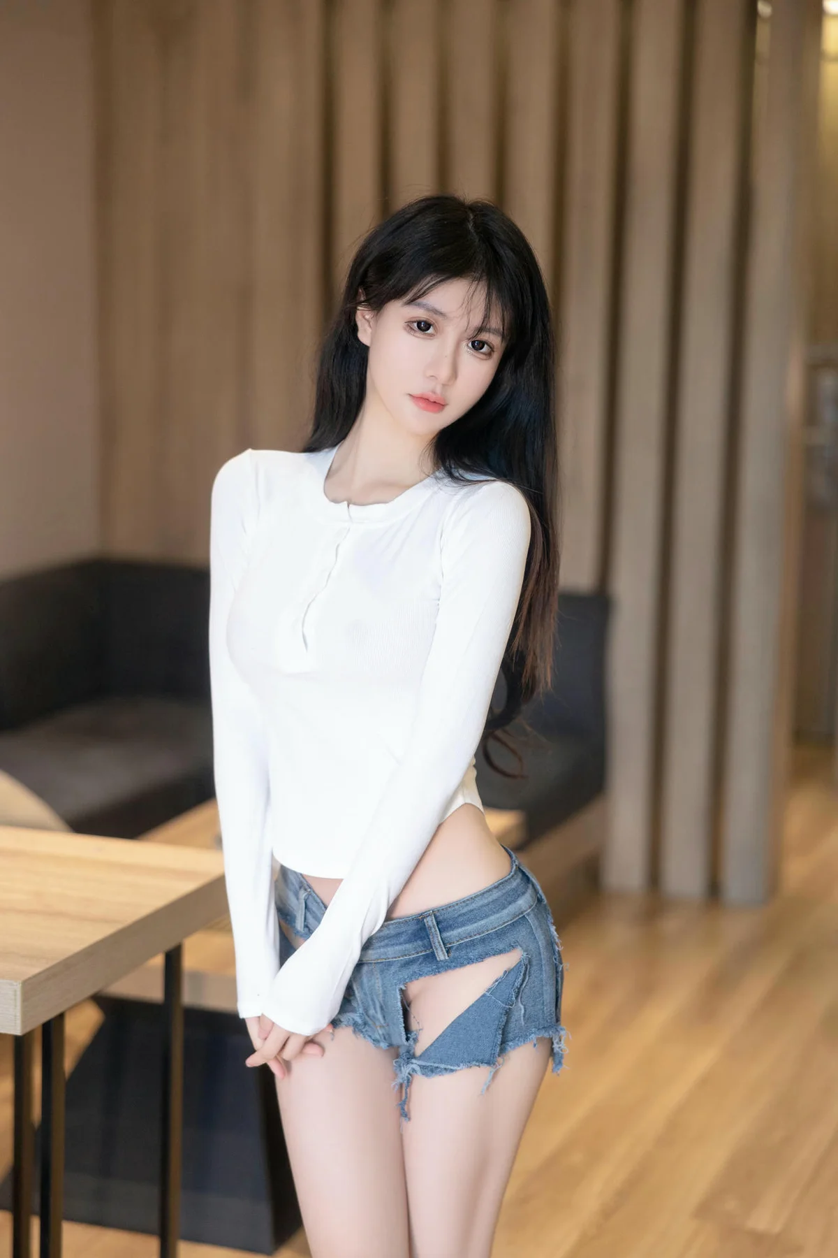 XiuRen 秀人 No.N097 谢小蒽诱惑超短牛仔裤 - 1
