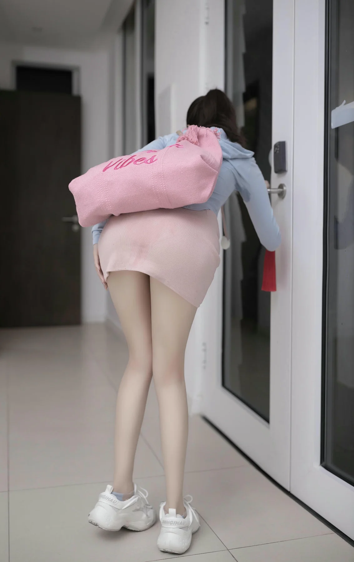 XiuRen 秀人 No.N121 鱼子酱Fish粉色短裙美图 - 5