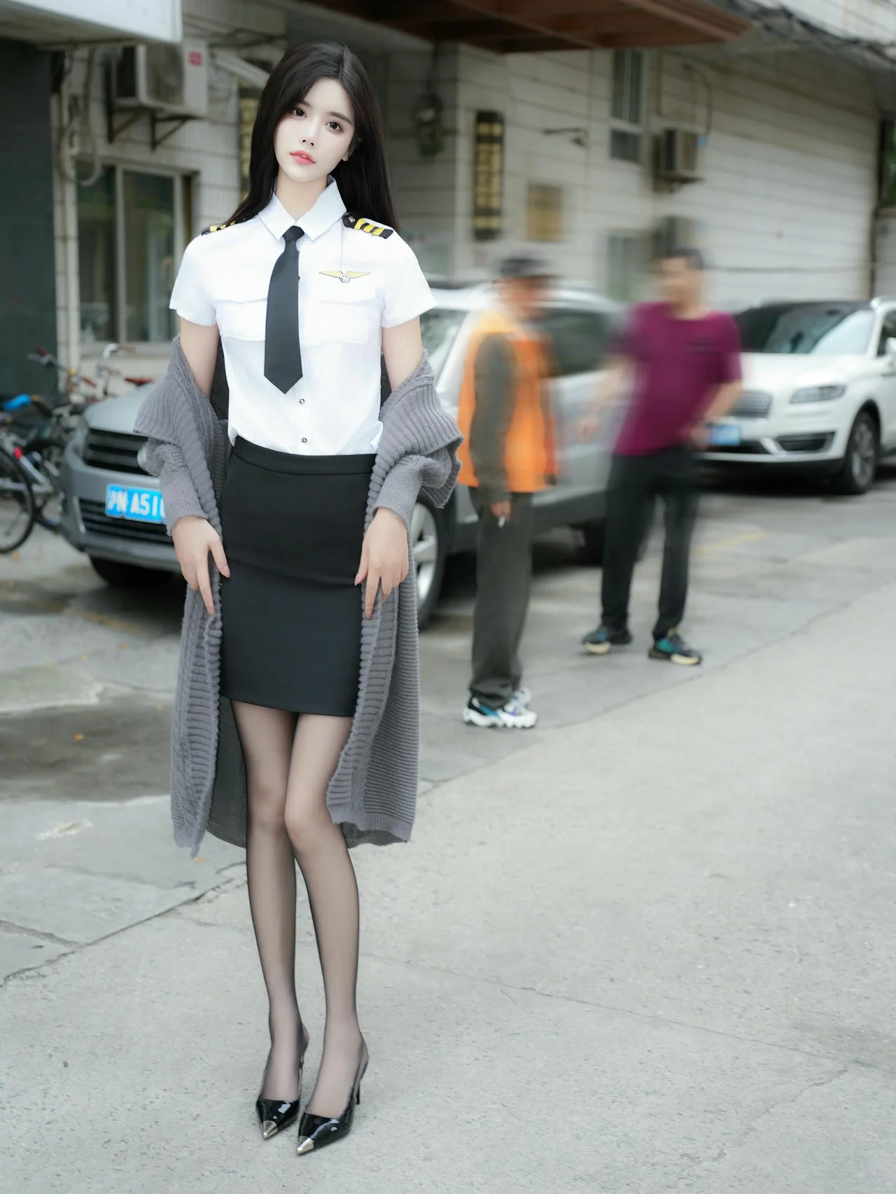 XiuRen 秀人 No.N124 晚苏susu黑丝灰色办公室制服 - 2