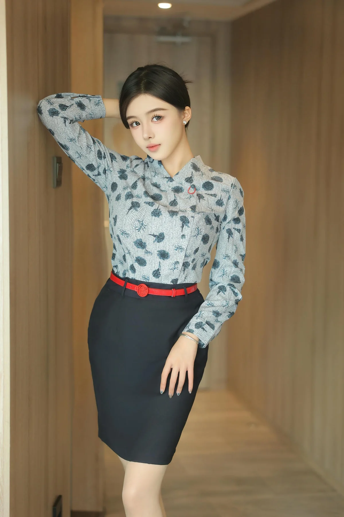 XiuRen 秀人 No.N132 袁圆空姐制服写真 - 1
