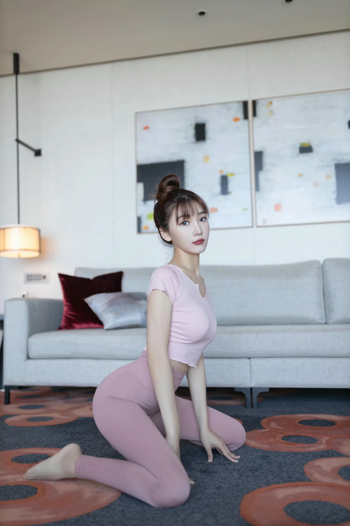 XiuRen 秀人 No.N167 陆萱萱开档性感瑜伽裤 - 3