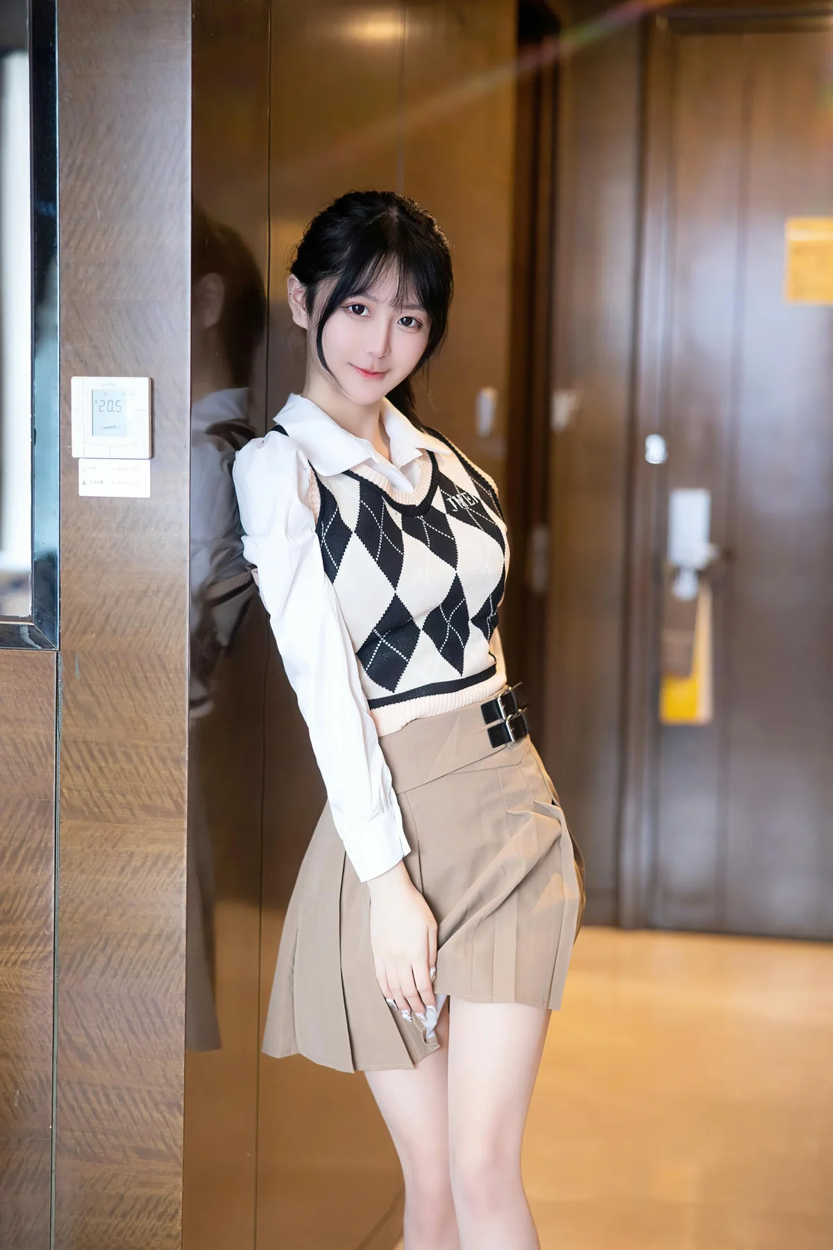 XiuRen 秀人 No.N168 谢小蒽少女肉丝私房 - 4