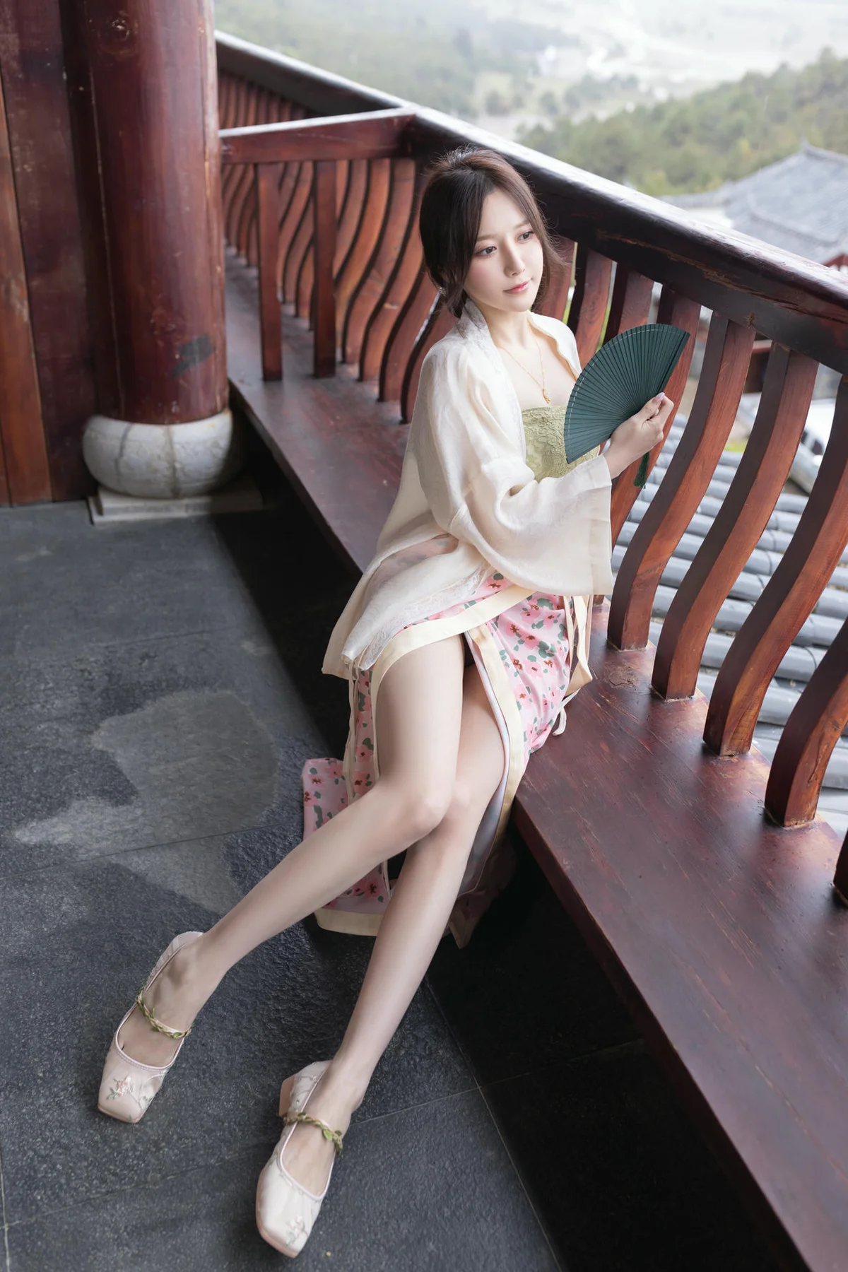 XiuRen 秀人 No.N173 鱼子酱Fish古风服饰美腿 - 3