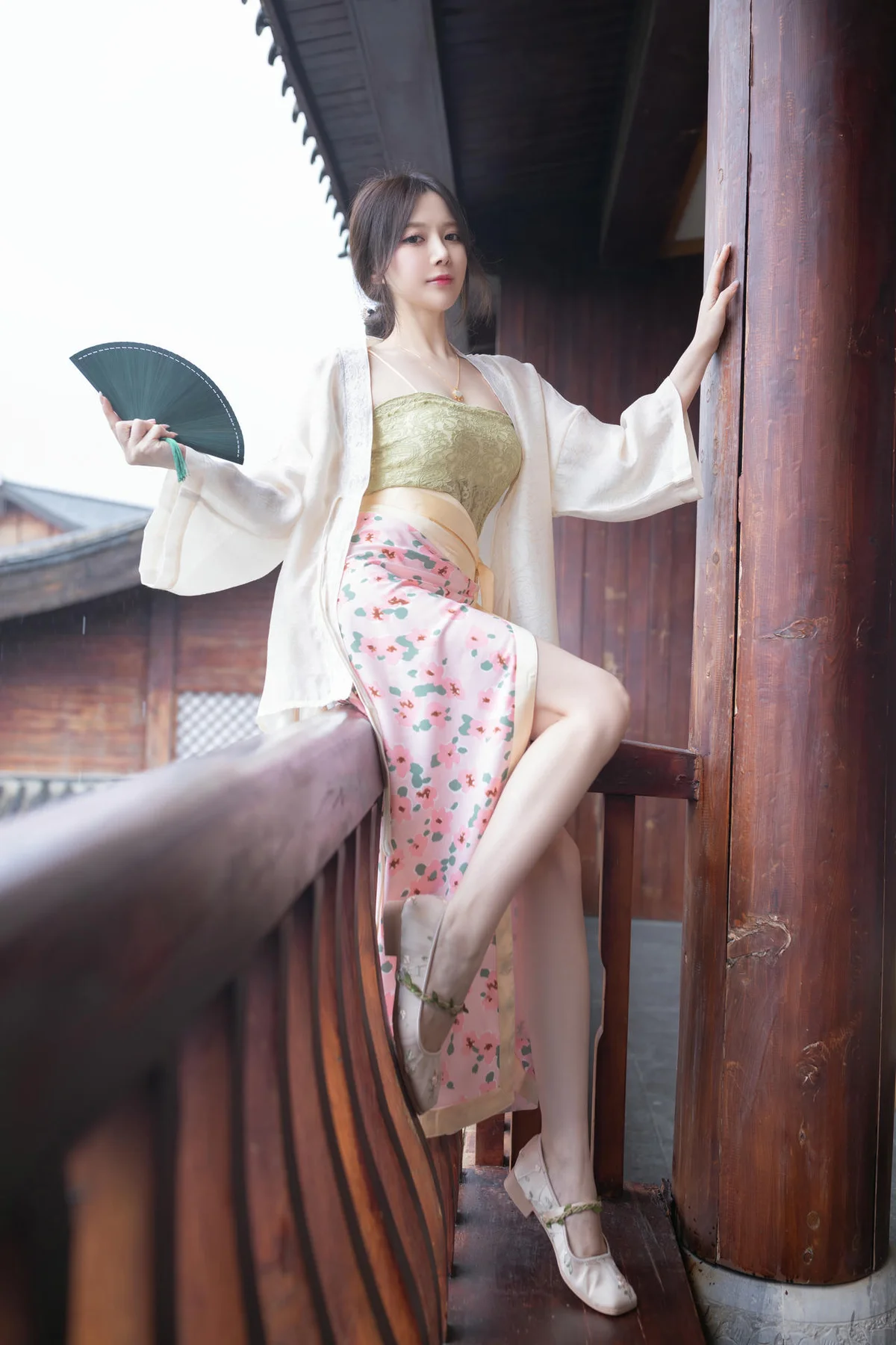 XiuRen 秀人 No.N173 鱼子酱Fish古风服饰美腿 - 9