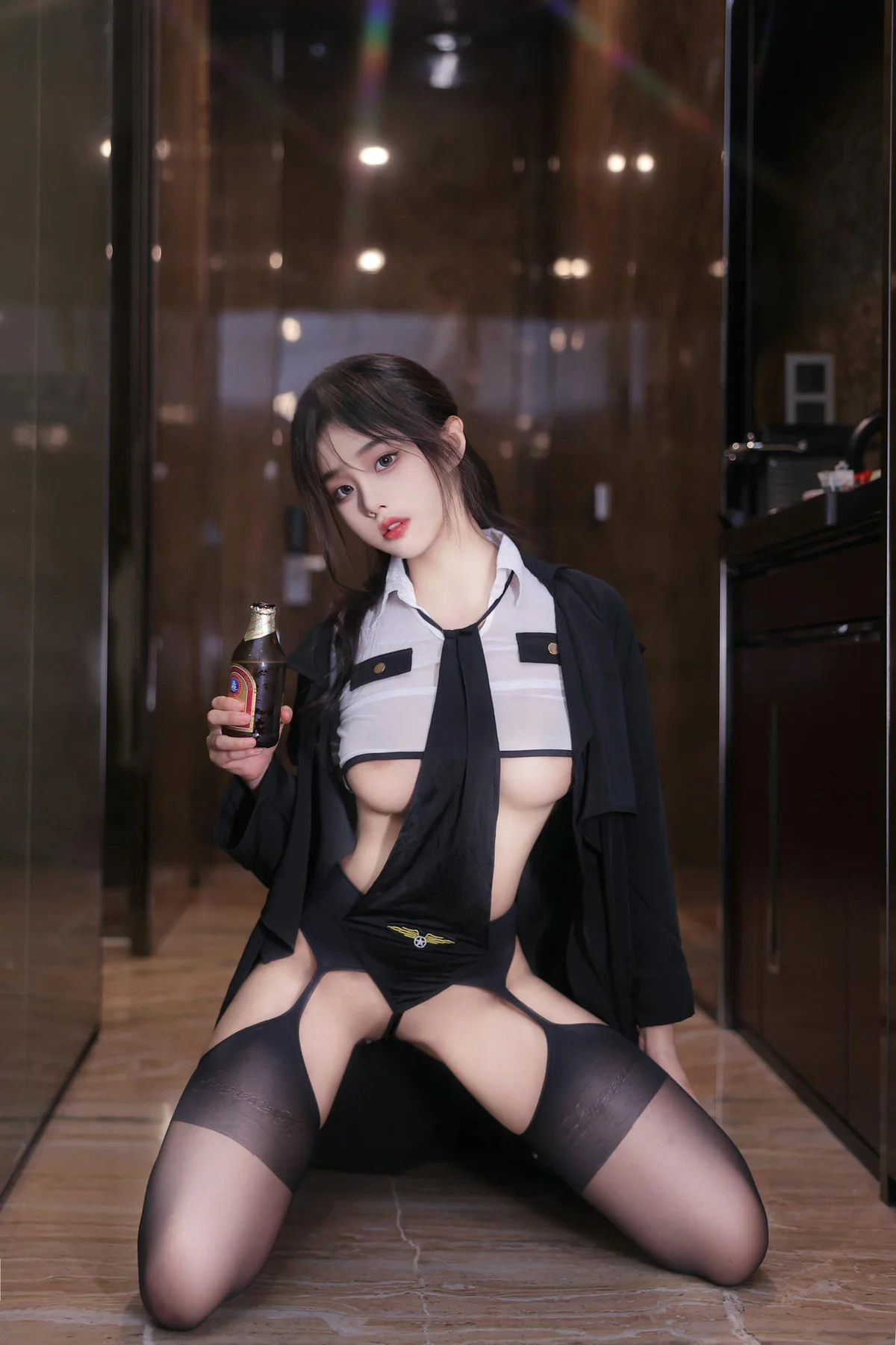 XiuRen 秀人 No.N176 王心悦制服黑丝吊袜醉酒 - 2