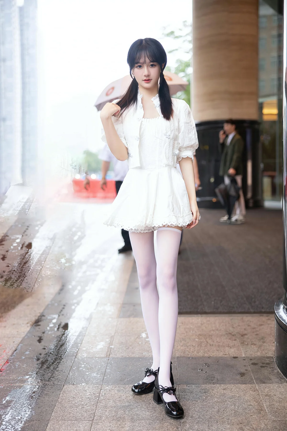 XiuRen 秀人 No.N185 谢小蒽双马尾少女街拍 - 1
