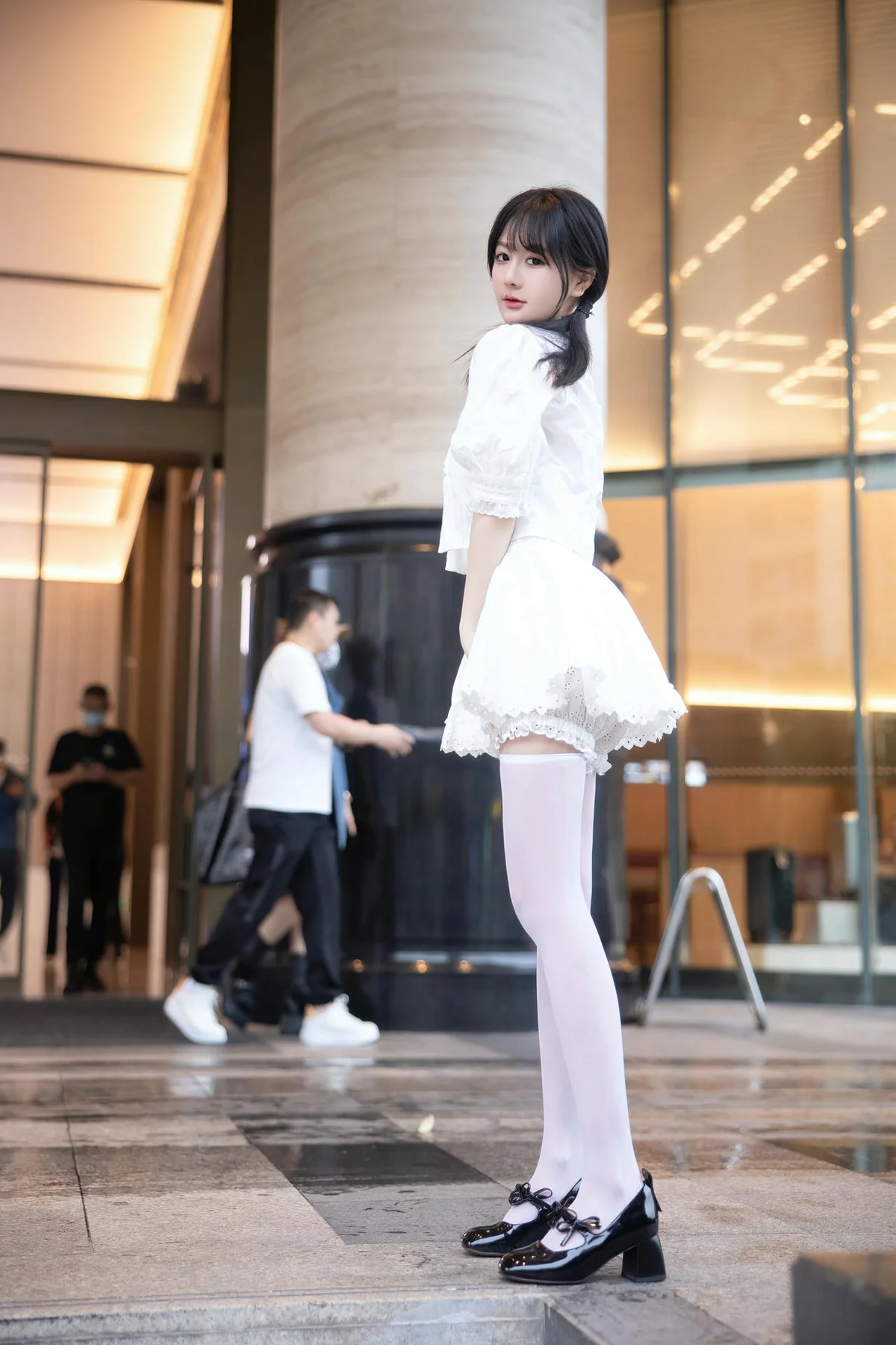 XiuRen 秀人 No.N185 谢小蒽双马尾少女街拍 - 9