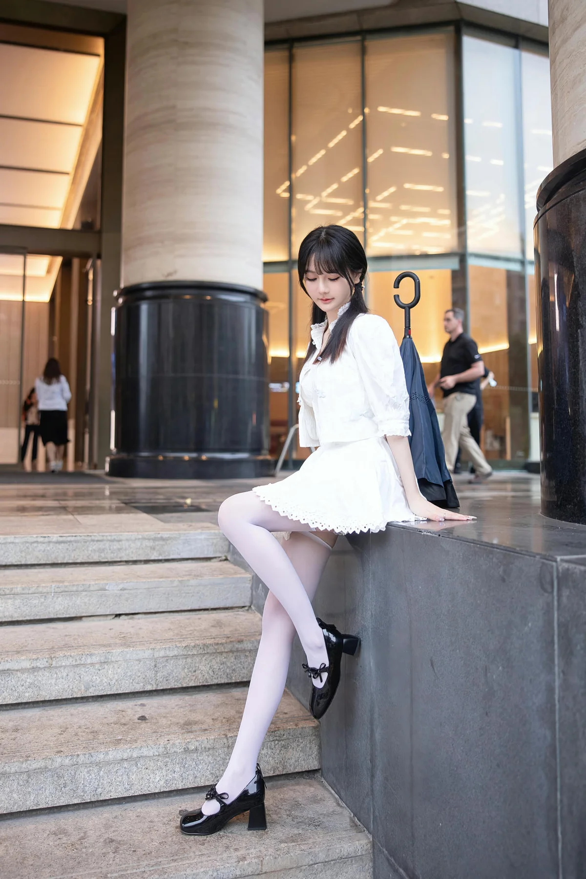 XiuRen 秀人 No.N185 谢小蒽双马尾少女街拍 - 1