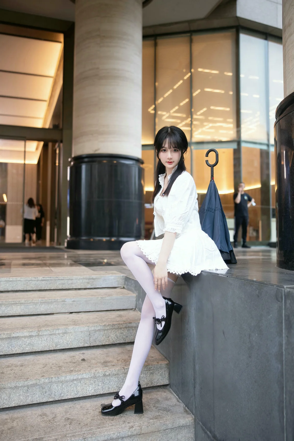 XiuRen 秀人 No.N185 谢小蒽双马尾少女街拍 - 2