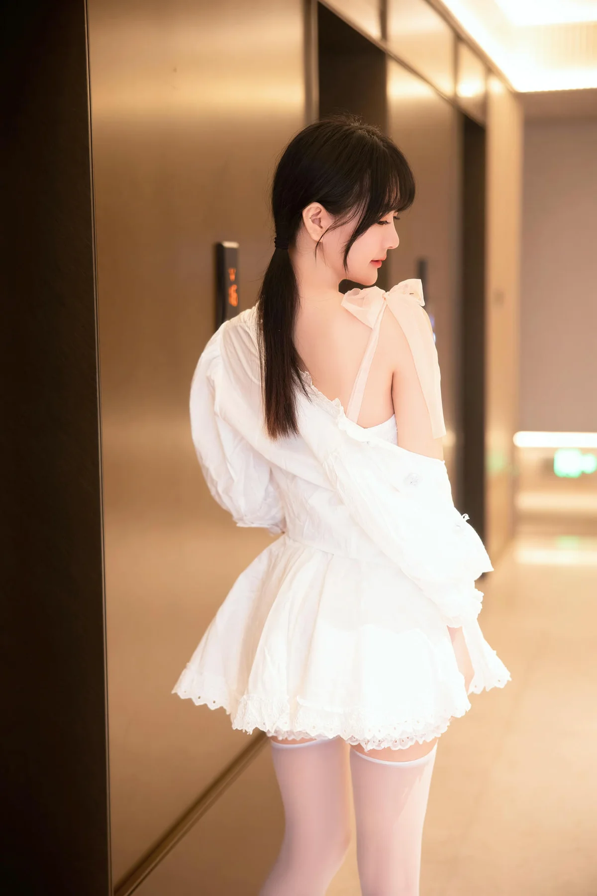 XiuRen 秀人 No.N185 谢小蒽双马尾少女街拍 - 4