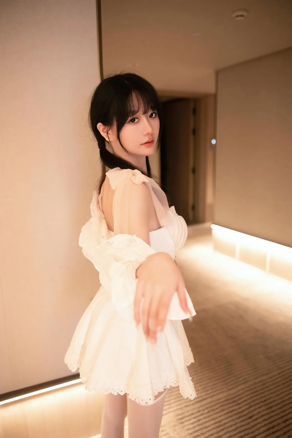 XiuRen 秀人 No.N185 谢小蒽双马尾少女街拍 - 6