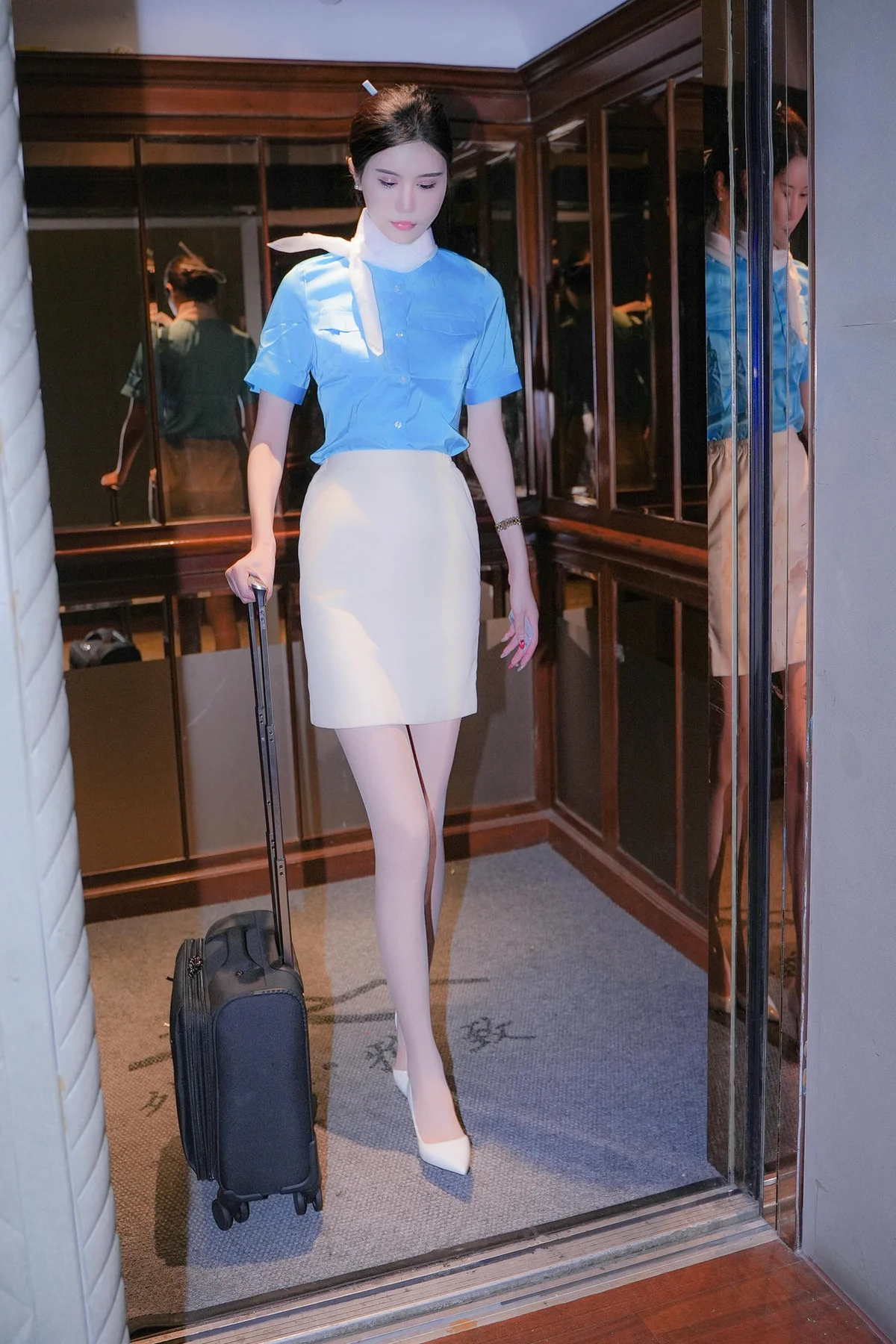 XiuRen 秀人 No.N204 晚苏susu空姐制服套图 - 6