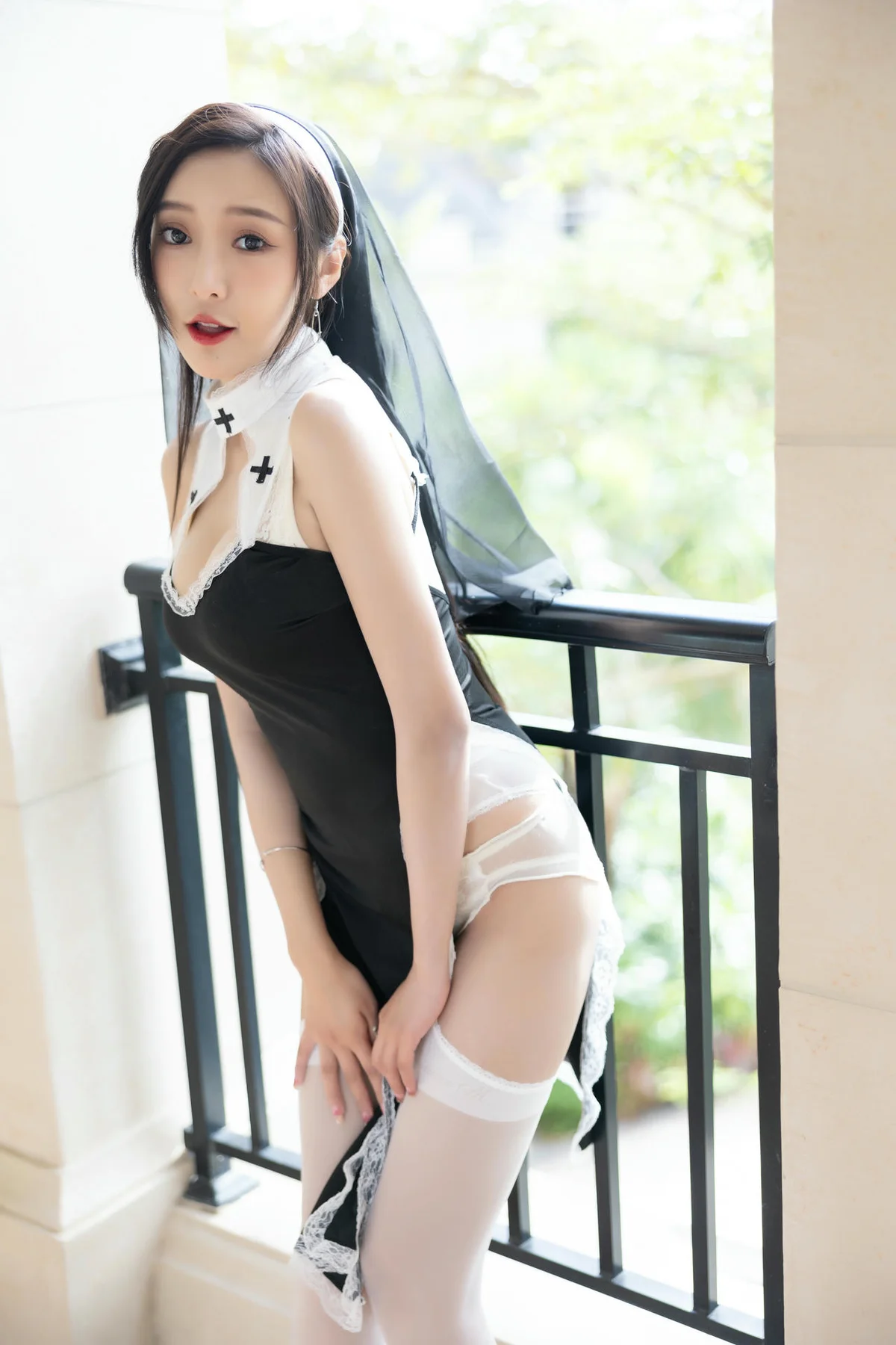 XiuRen 秀人 No.N222 王馨瑶长腿修女白丝 - 7